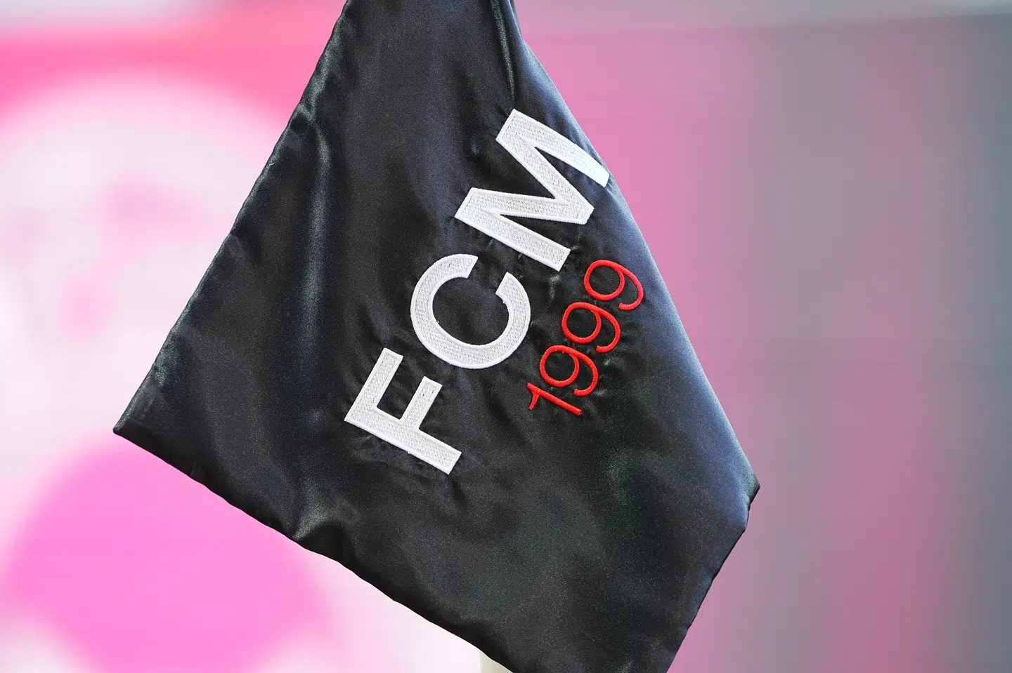 FC Midtjylland oplyste tirsdag, at et af klubbens talenter har været udsat for et knivstikkeri.