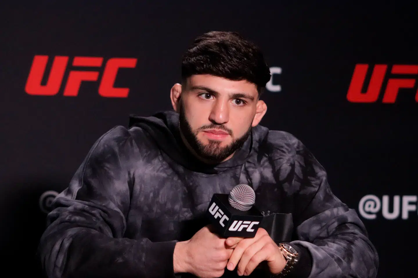 Arman Tsarukyan har som bekendt lommerne fulde af guld. Både på grund af hans sportspræstationer samt hans meget rige forældre.