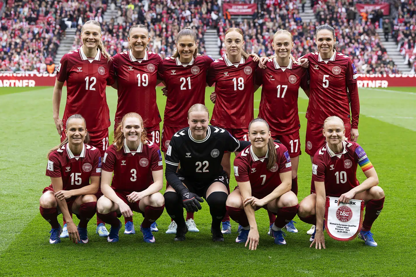 Det danske kvindelandshold hentede i den forgangne uge fire point i to svære VM-kvalifikationskampe.