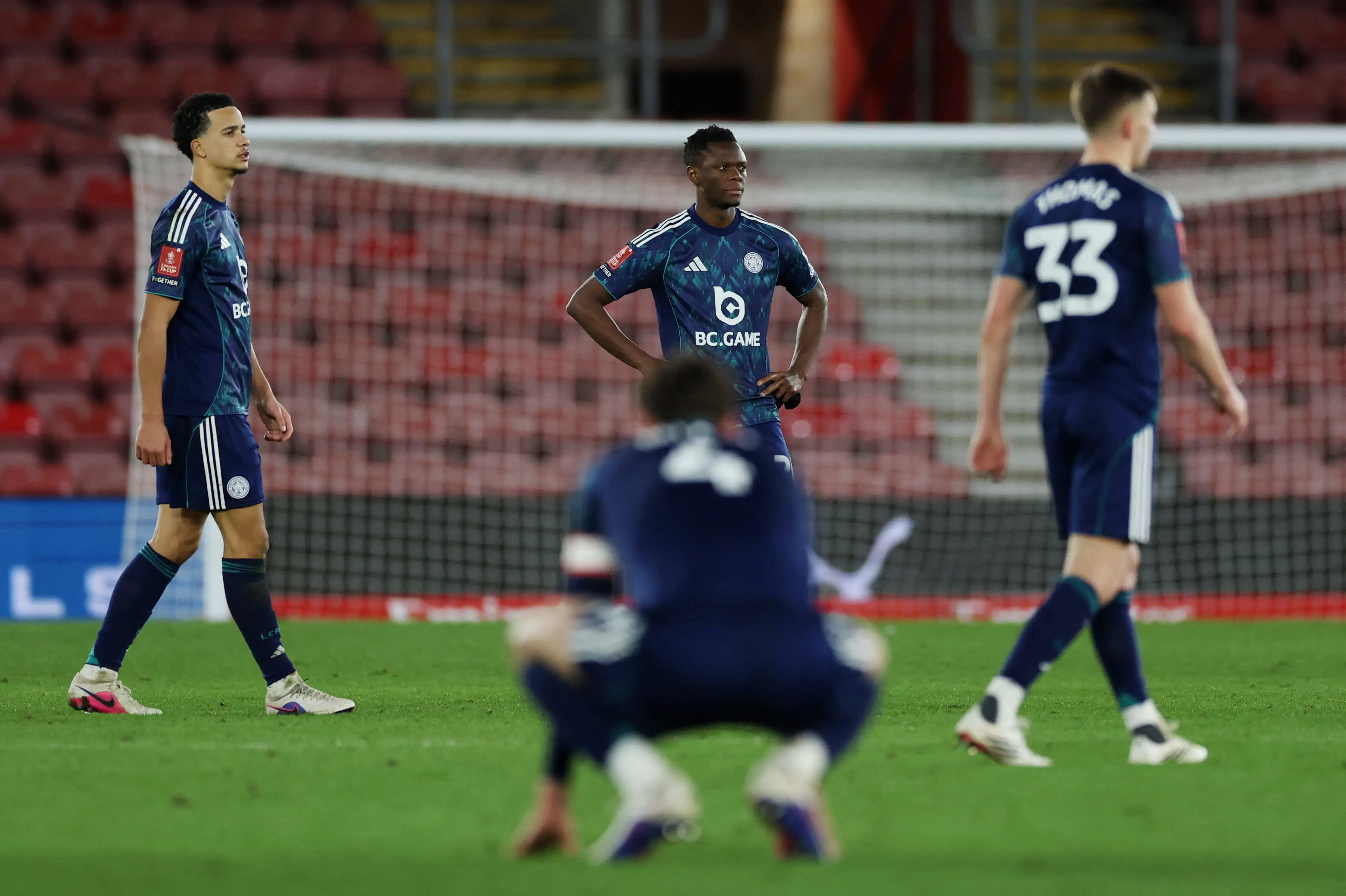 Ti år efter guldtriumf: Leicester rykker ned på tredje klasse