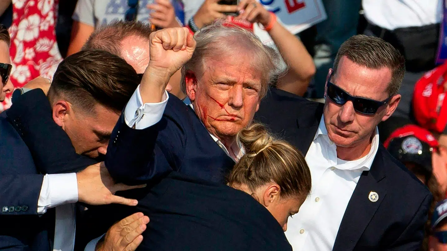 Det var til et vælgermøde i byen Butler i Pennsylvania tilbage i juli 2024, at Donald Trump blev udsat for attentatforsøget.