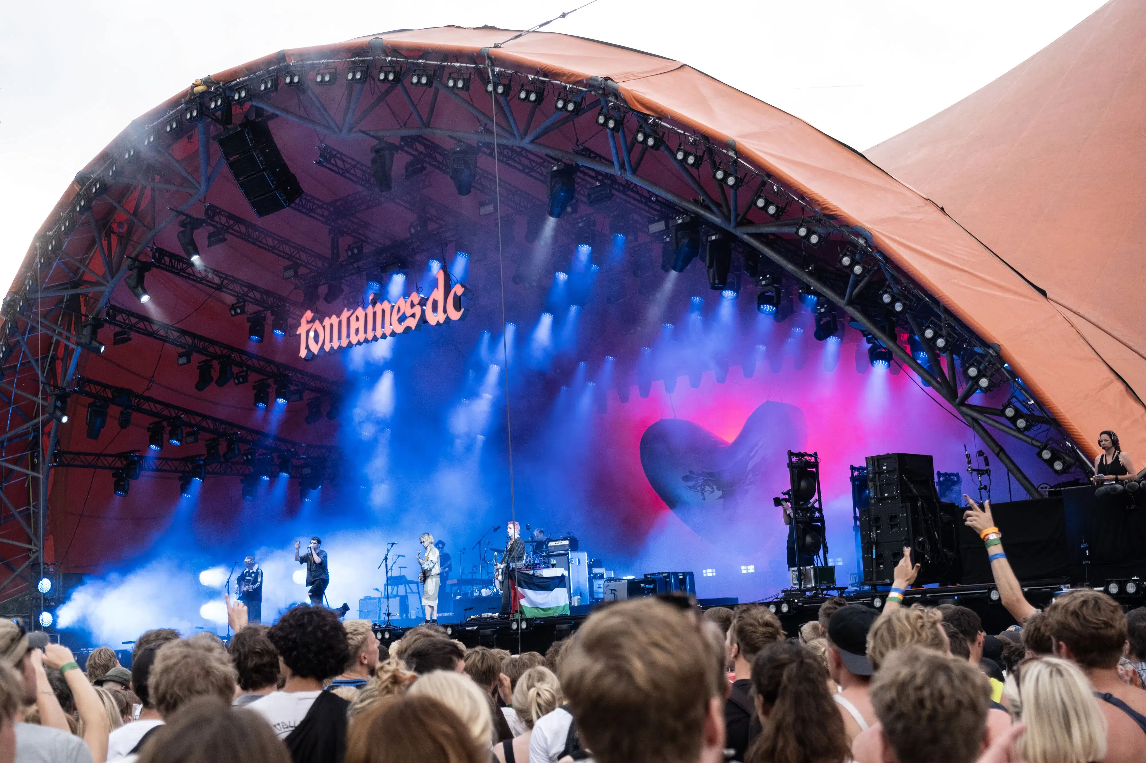 Roskilde Festival donerer tocifret millionoverskud til børn og unge