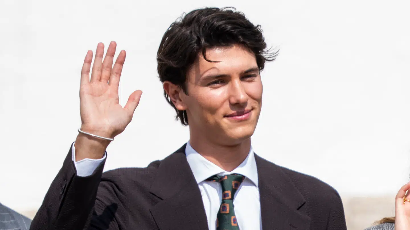 Grev Nikolai blev i 2023 frataget sin prinsetitel af sin farmor dronning Margrethe. Den i dag 26-årige greve arbejder nu som konsulent i DI Ejendom.