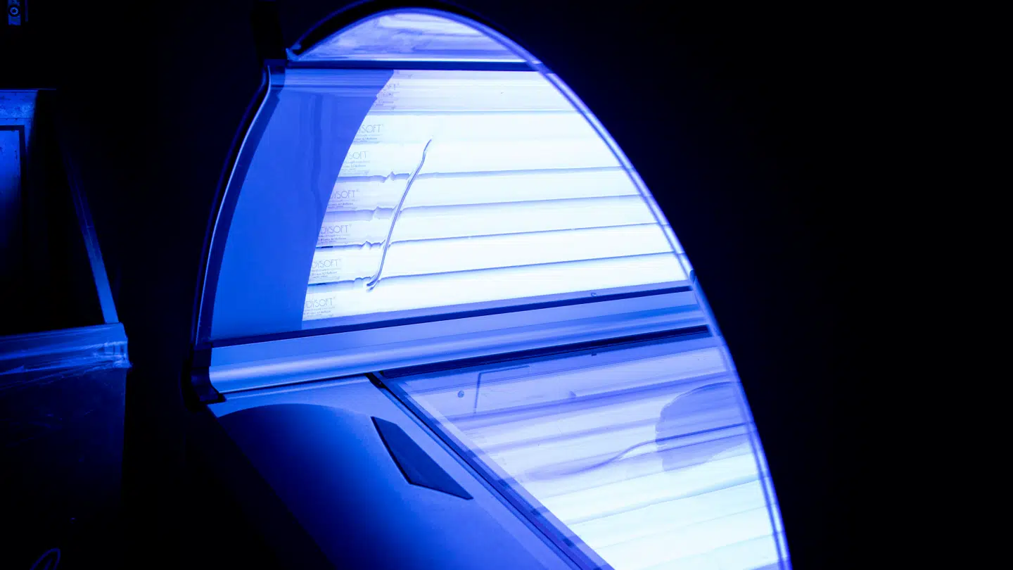 (ARKIVFOTO) Overfaldet fandt sted i et solarie.