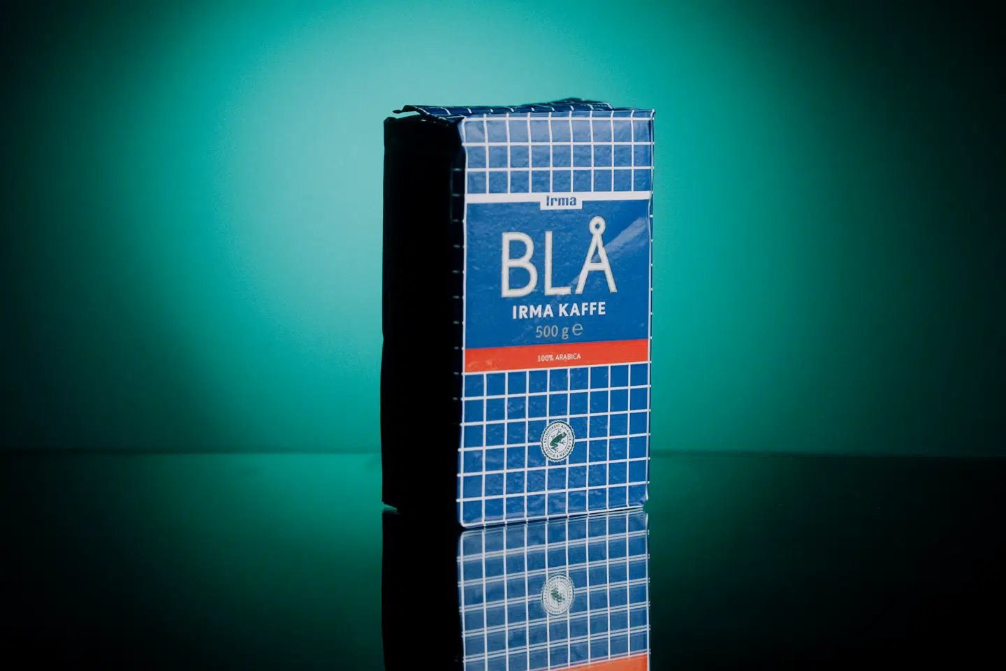 Da Coop lukkede Irma, fortalte dagligvaregiganten, at en række produkter ville forblive i sortimentet. Blandt andet Irmas ikoniske kaffe i blå forpakning. Nu viser Berlingskes research, at indholdet i en række velkendte produkter er skiftet ud.