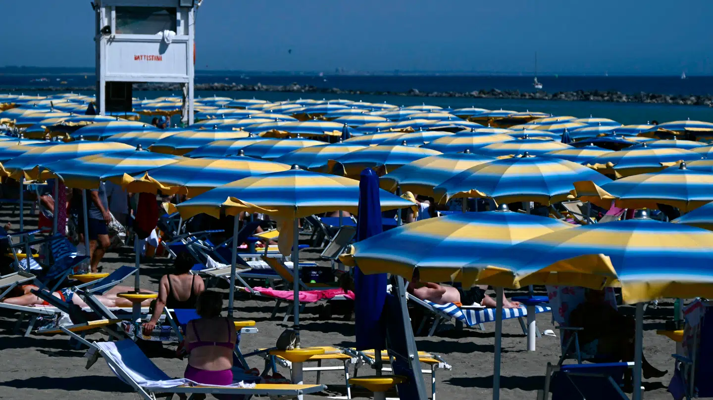 Her ses stranden i Fiumicino nær Rom.