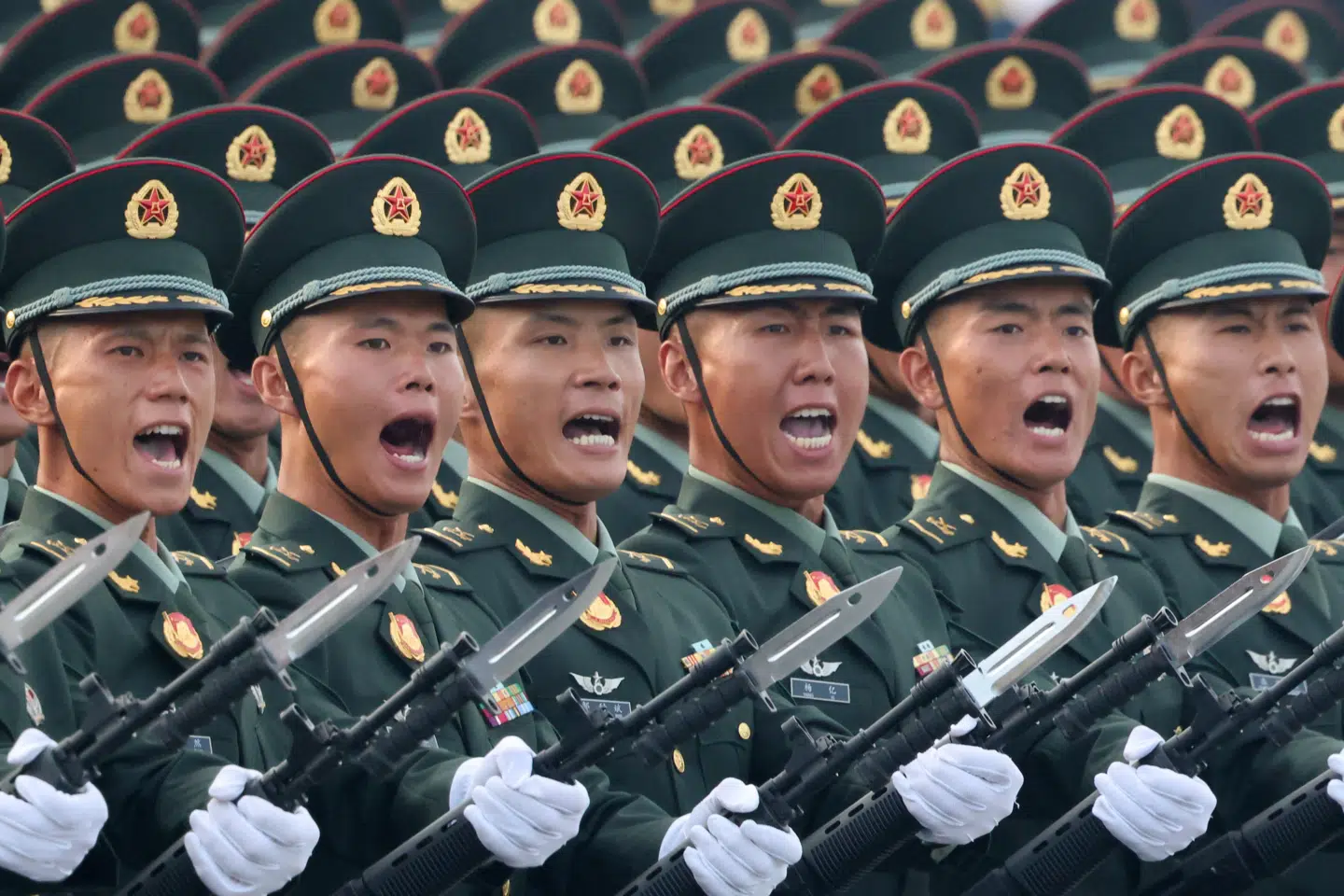 Kinesiske soldater marcherer her 3. september 2025 i anledning af fejringen af afslutningen på Anden Verdenskrig. I Kina var Japan hovedfjenden. Japan var samtidig koloniherre over Taiwan frem til krigens afslutning. Det er en af årsagerne til, at kommunistpartiet aldrig fik kontrol med øen. Deres modstandere, Nationalisterne, kom først.