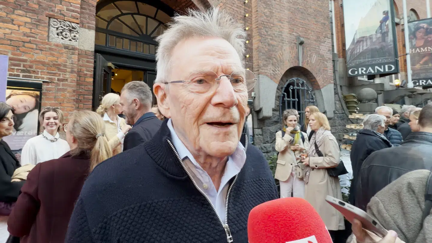 Jesper Christensen kender Stellan Skarsgaards børn – og omvendt.