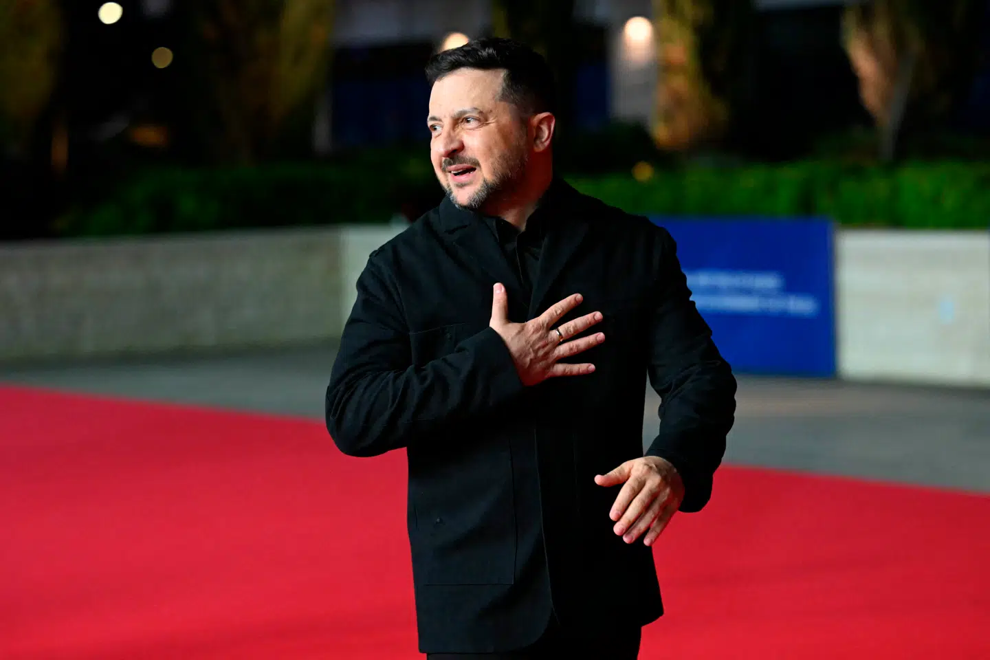 Ukraine kan ånde lettet op, efter at det 90 milliarder euro store EU lån til landet er godkendt. Men landet presser hårdt på for fuldt medlemsskab af unionen.