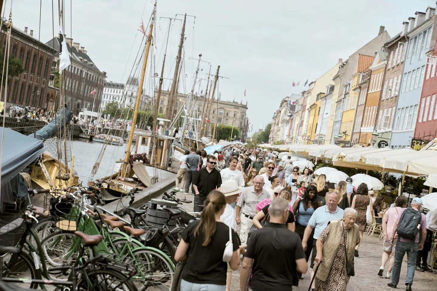 Et flertal af politikerne i Borgerrepræsentationen i København vil fordele turisterne ud i hele byen med et forbud mod nye hoteller i Indre By. (Arkivfoto)