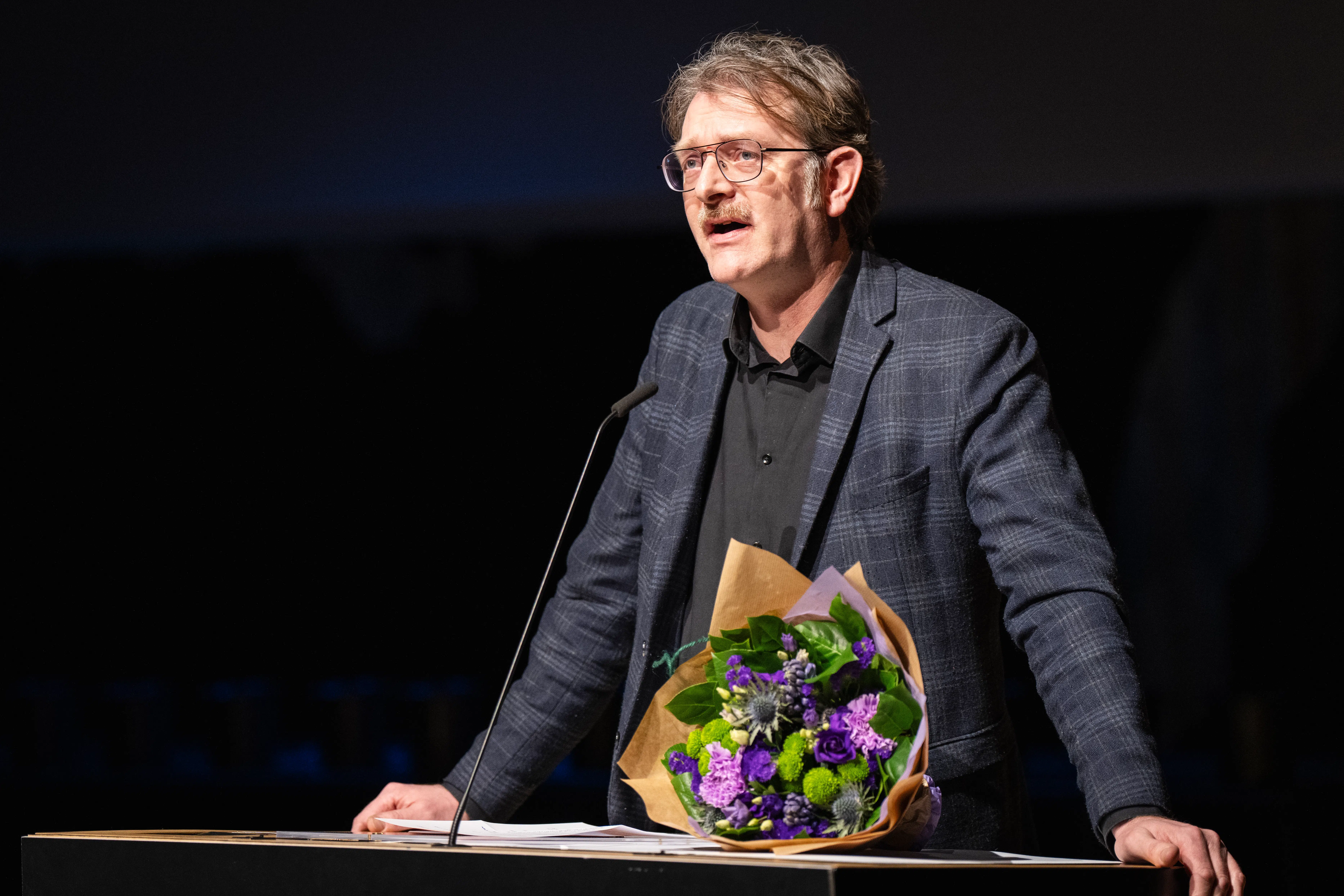 Spørgsmålene har stået i kø – nu indrømmer journalistformand sit kendskab til de brune kuverter