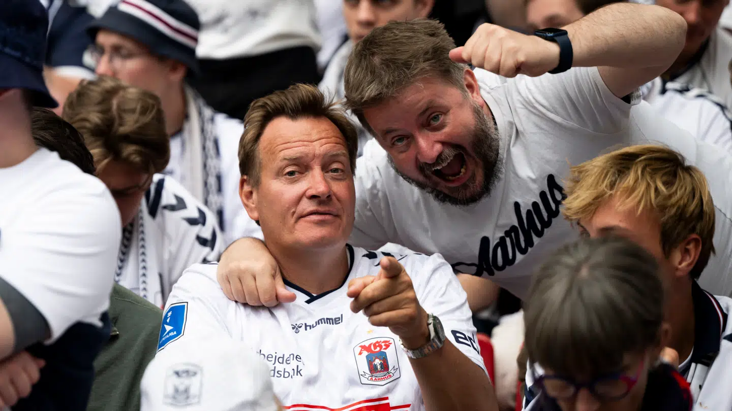 TV 2-korrespondent Rasmus Tantholdt er mangeårige AGF-fan og ambassadør for klubben.