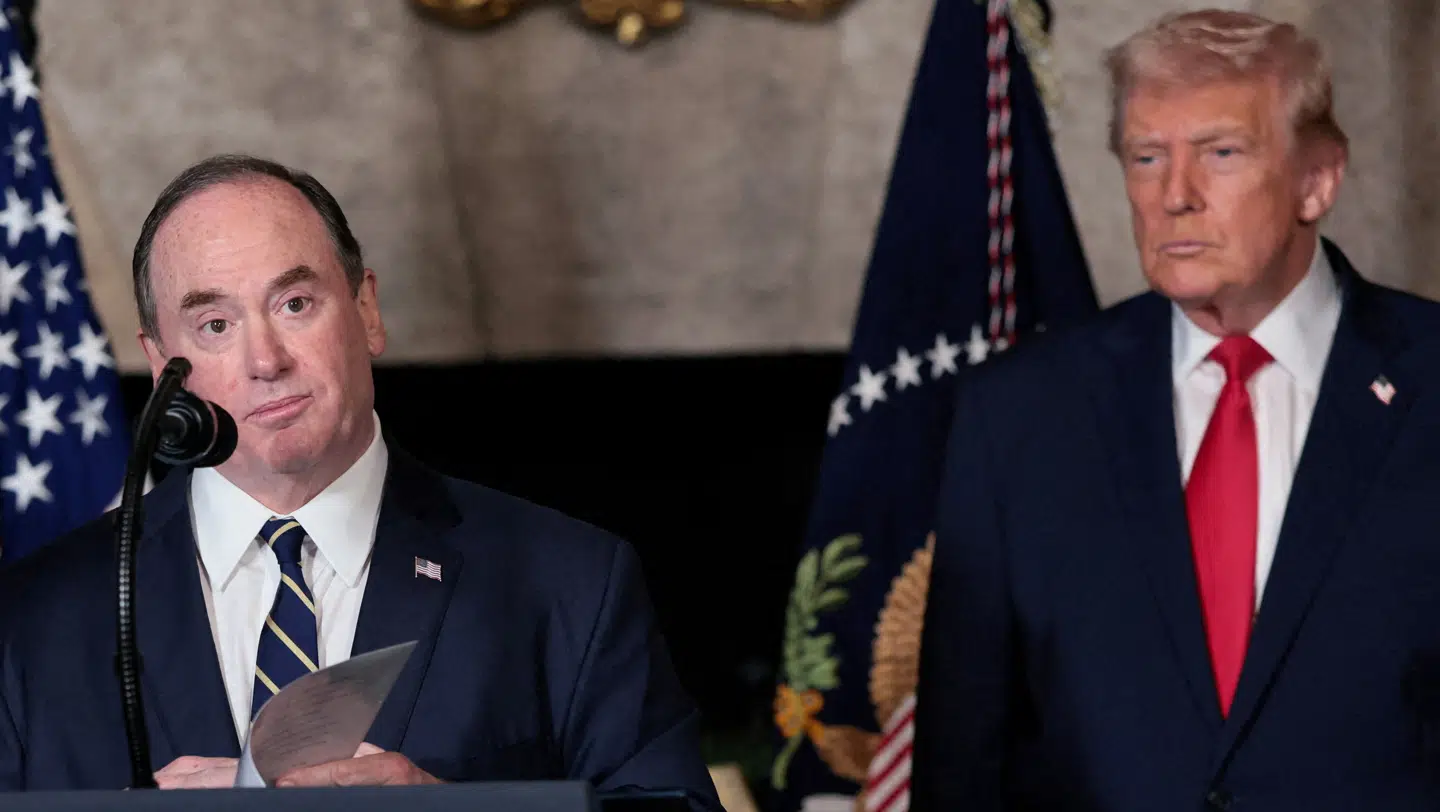 John Phelan (tv.) kunne ikke overtale Donald Trump.