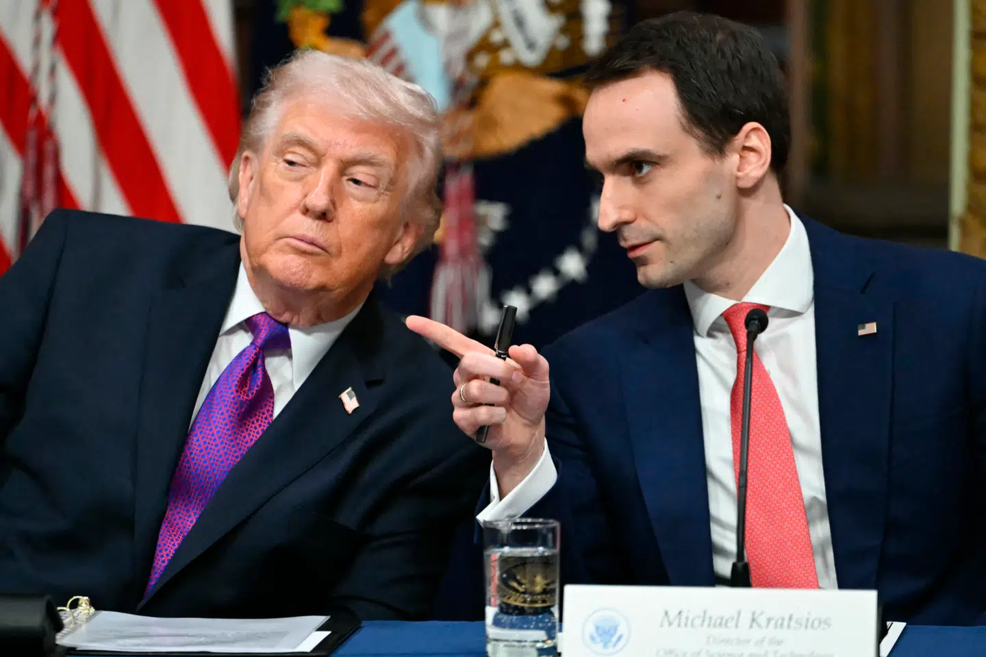 Trumps teknologiske og videnskabelige rådgiver, Michael Kratsios, har skrevet et internt dokument, som den britiske avis Financial Times har fået indsigt i. Det Hvide Hus nægter at kommentere sagen yderligere.