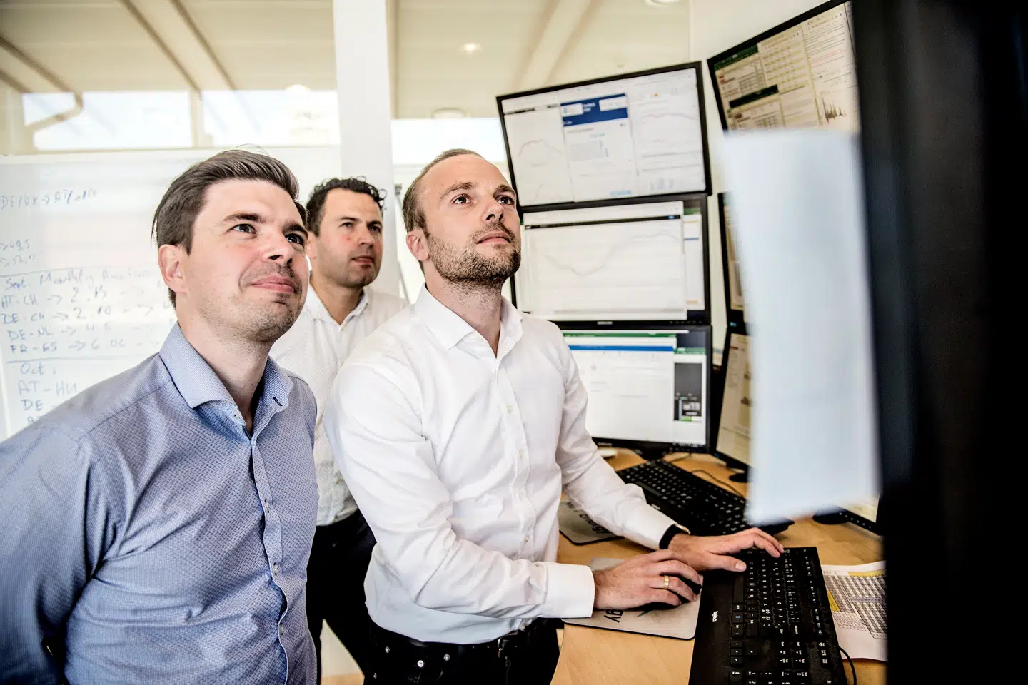 I Aarhus er der skabt et slags »Silicon Valley« med en række yderst succesfulde energihandelsselskaber. Her er tre ansatte fra et af dem, MFT Energy.