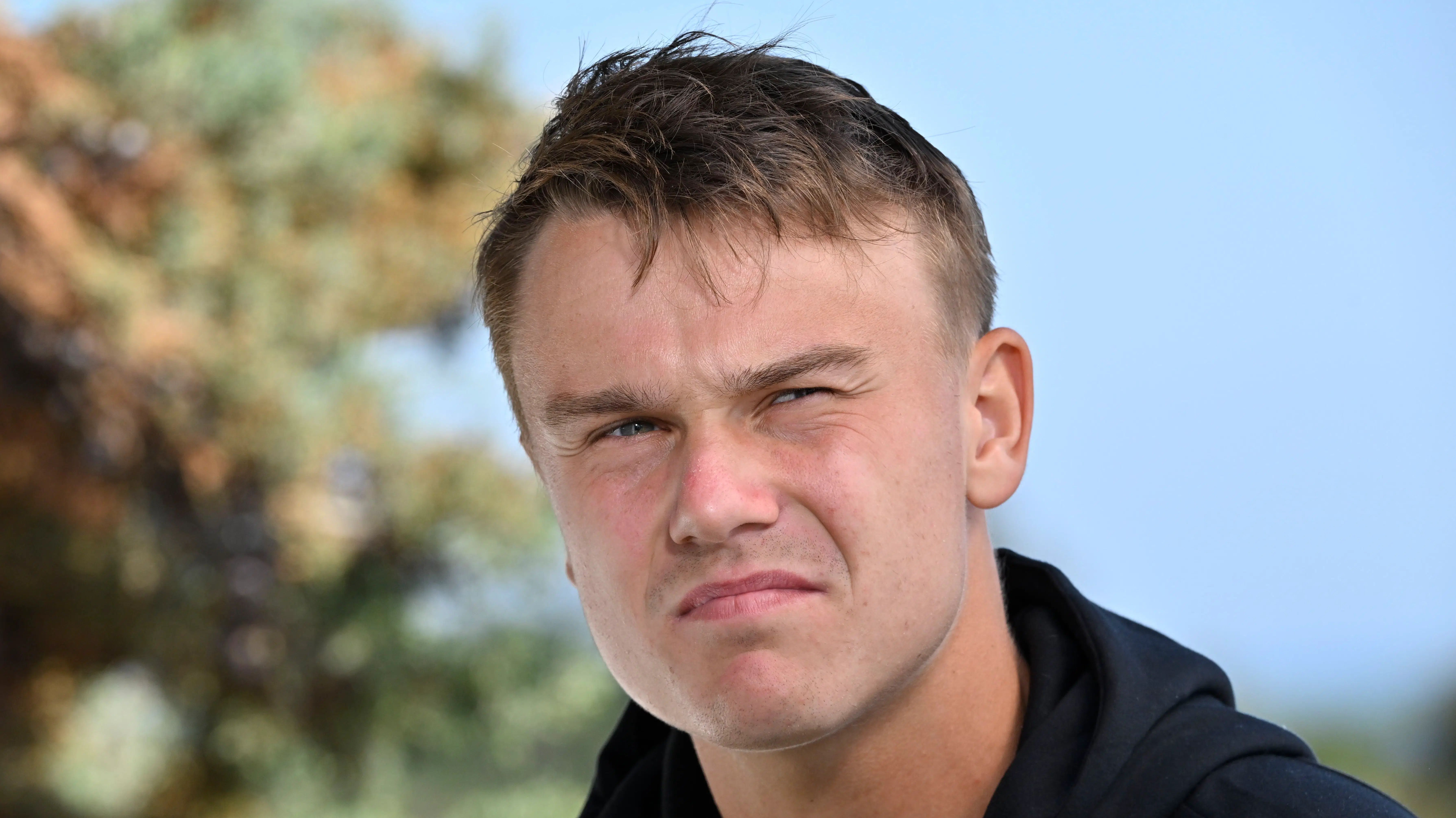 Scorer millionaftale: Rune bliver stenrig