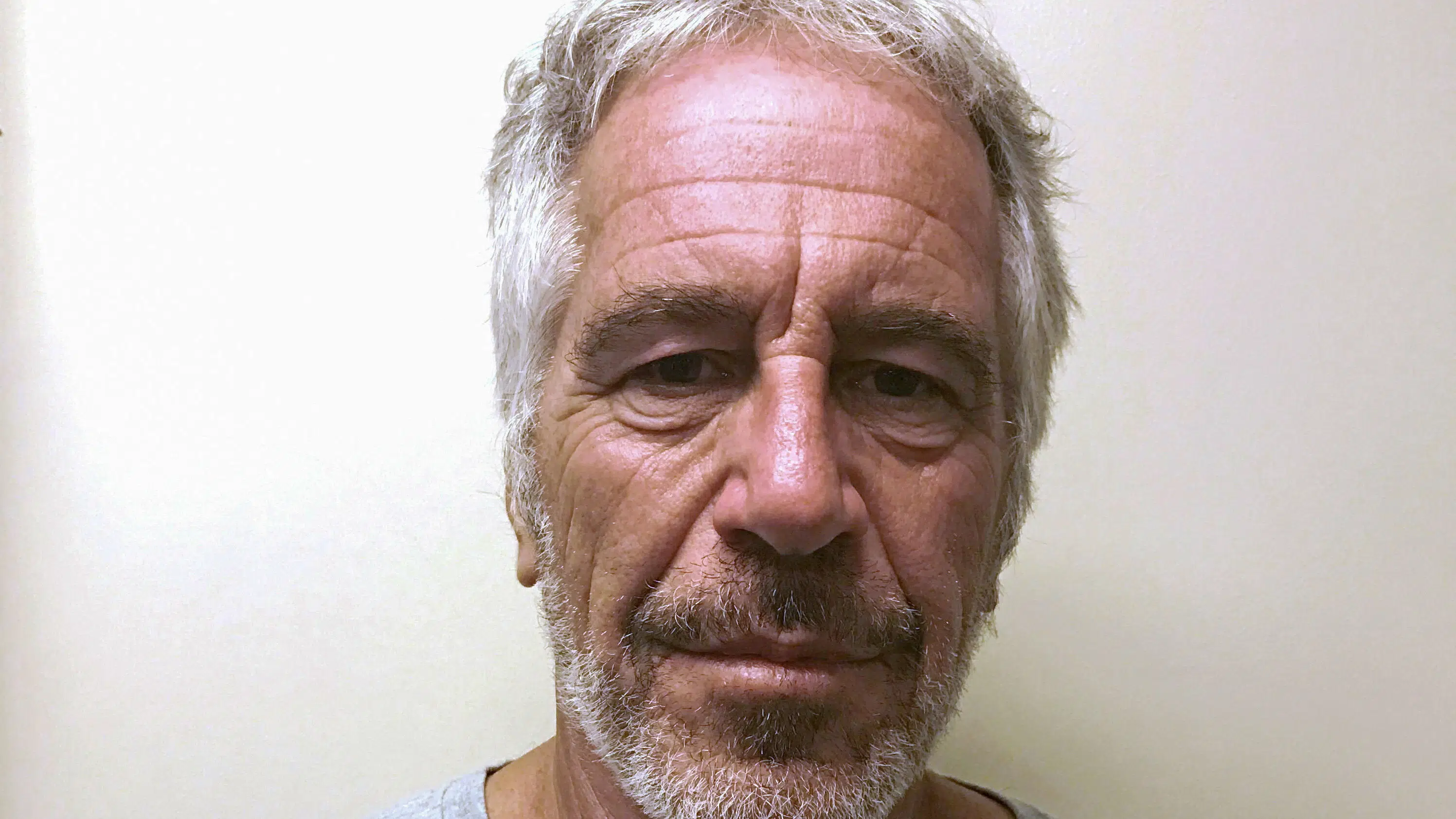 Politiet lod ham være i fred: Epstein gemte ofre i London