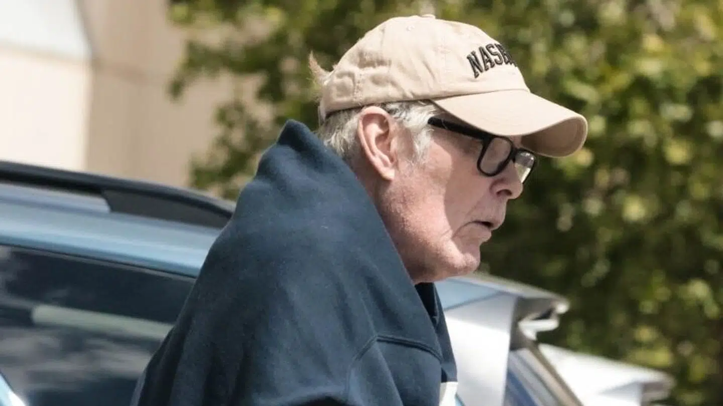 Næsten ikke til at kende. Tidligere 'Baywatch'-stjerne David Hasselhoff er tydeligt mærket efter både knæ- og hofteoperationer.