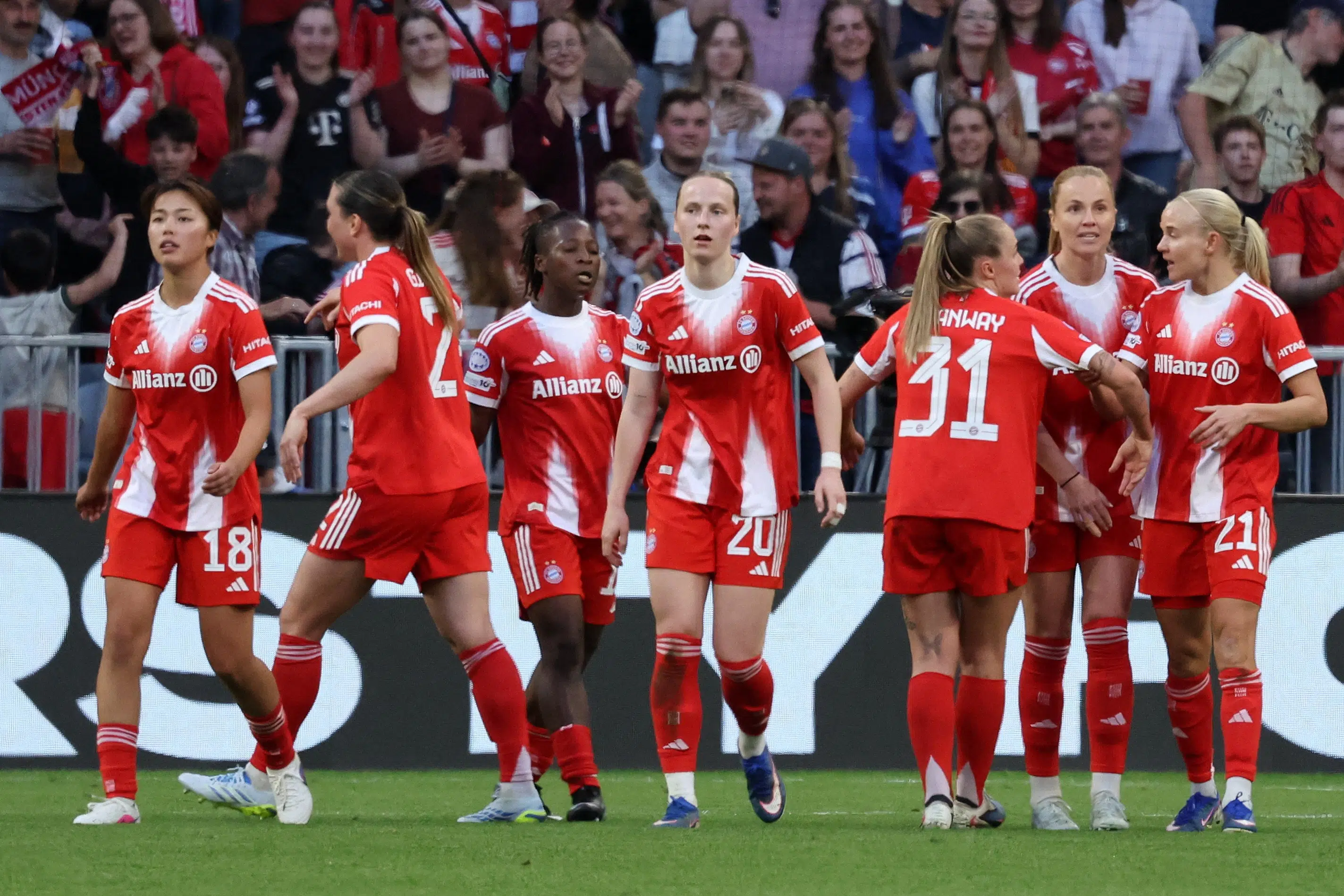 Pernille Harder spiller nøglerolle med assist i CL-semifinale