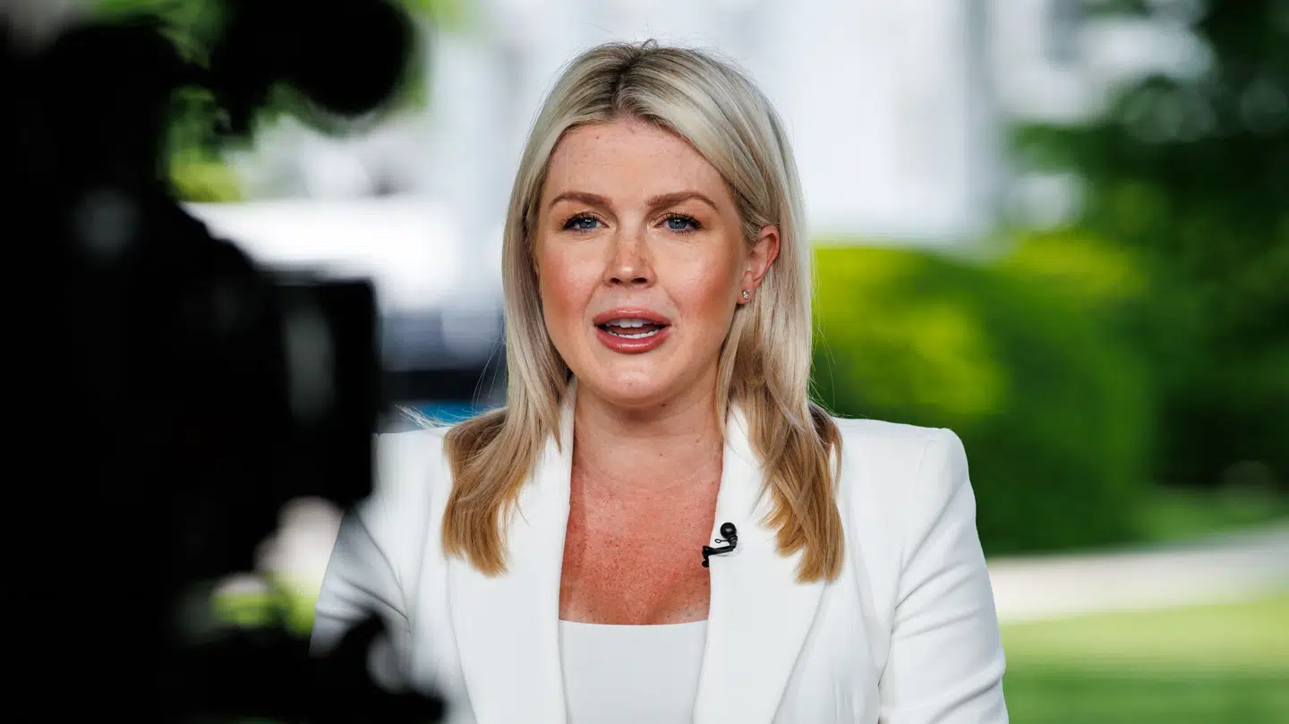 Donald Trumps pressesekretær, Karoline Leavitt, meddelte på en pressebriefing fredag, at pressen formentlig ikke kommer til at se hende igen, inden hun går på barsel.