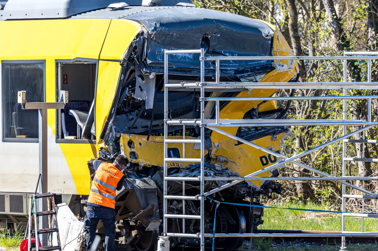 Oprydningsarbejdet fortsatte fredag efter en togulykke ved Hillerød. 17 personer kom til skade. (Arkivfoto).