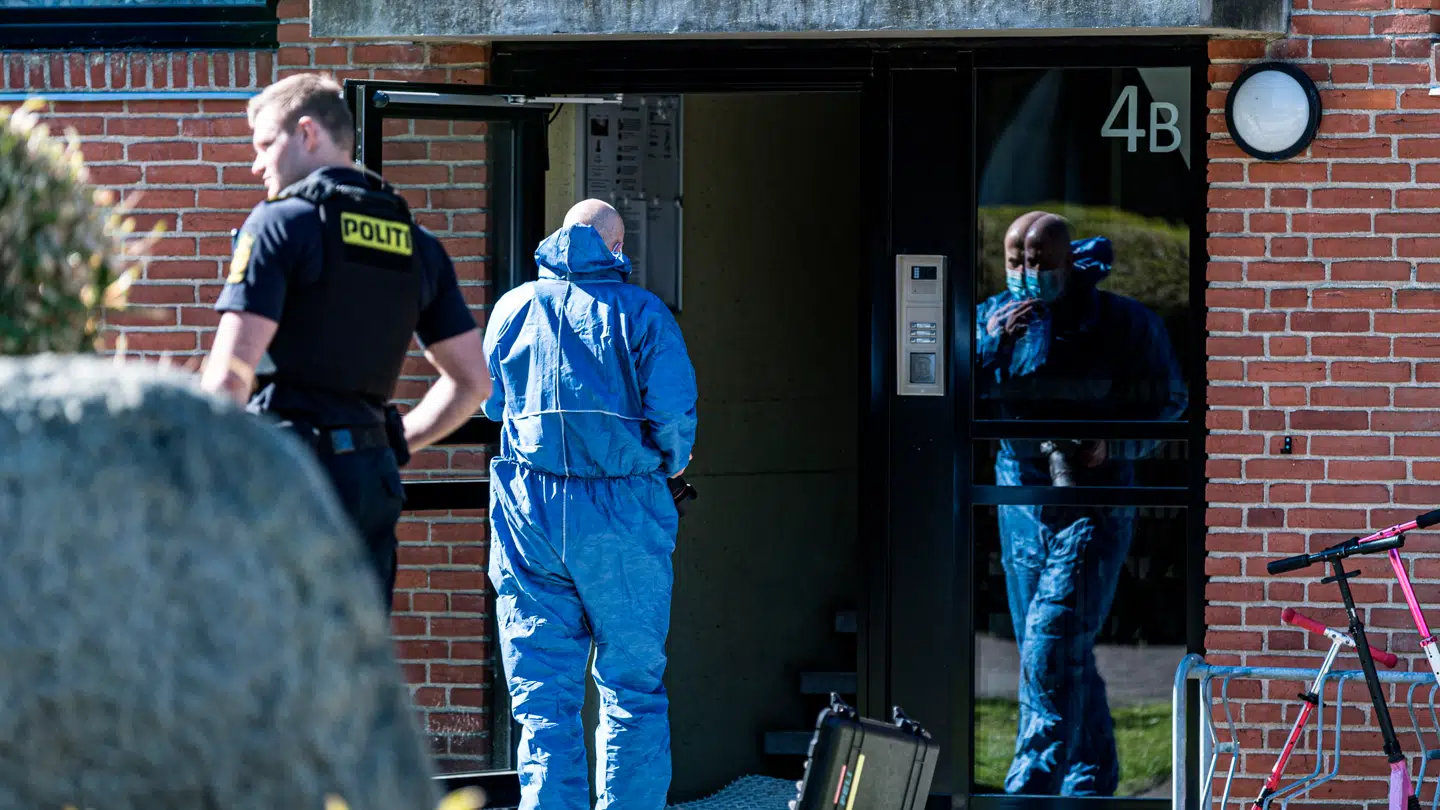 Nordsjællands Politi ses her være til stede i Lyngby den 27. april.
