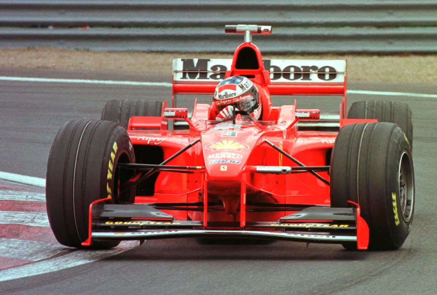 Michael Schumacher i Ferrari-raceren i sin aktive karriere.