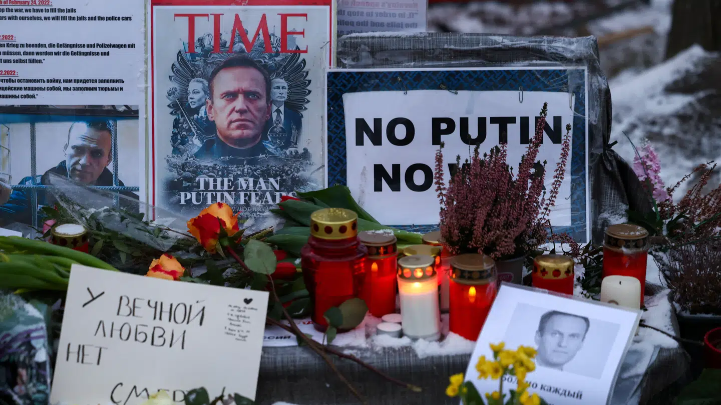 Trods adskillige protester og oppositionsfigurer gennem tiden har præsidenten altid nydt stor popularitet blandt folket, men den opbakning kan nu være aftagende.