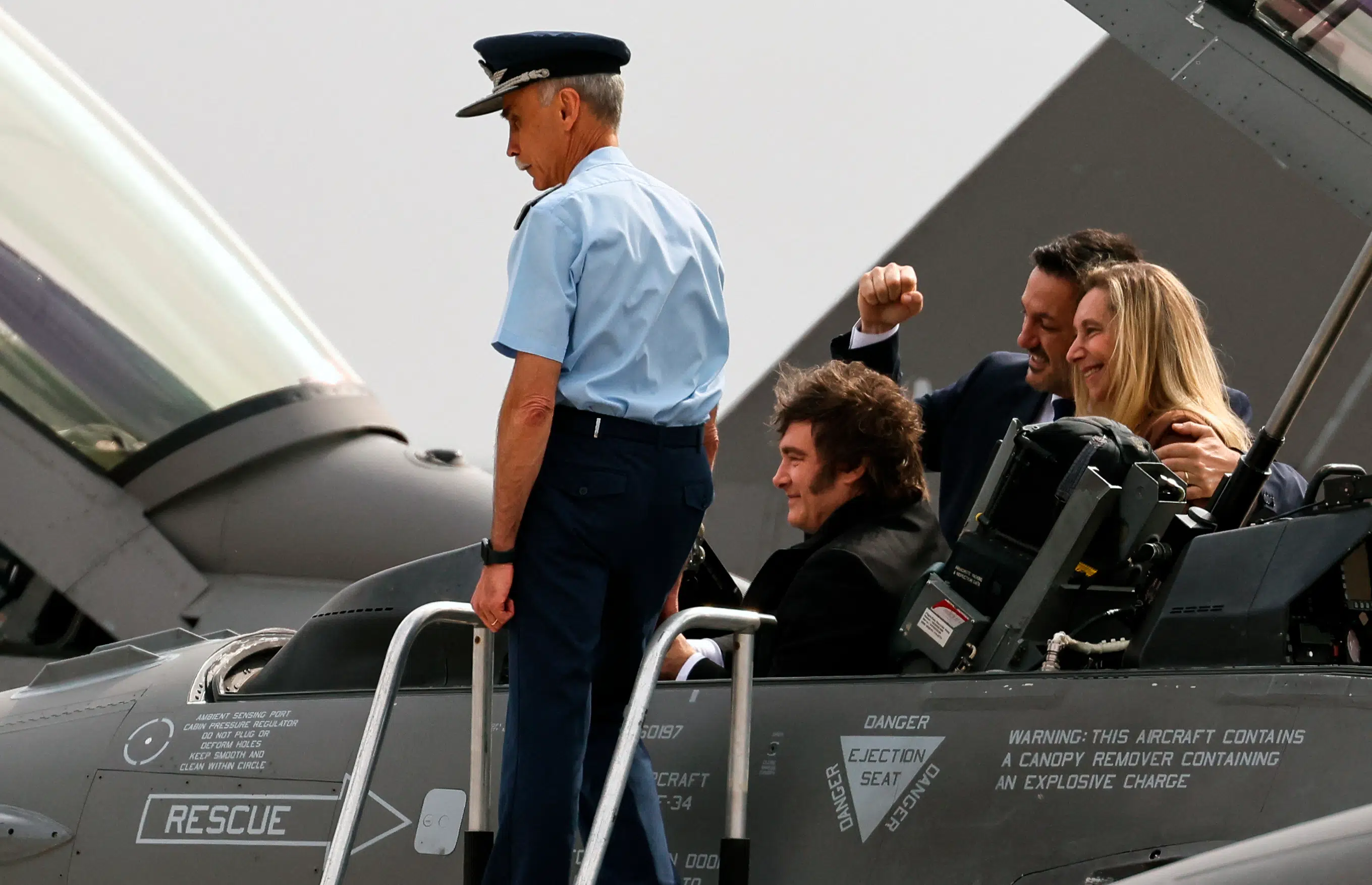 Argentina vejrer morgenluft i bitter strid om øgruppe og praler med »danske« F-16-fly