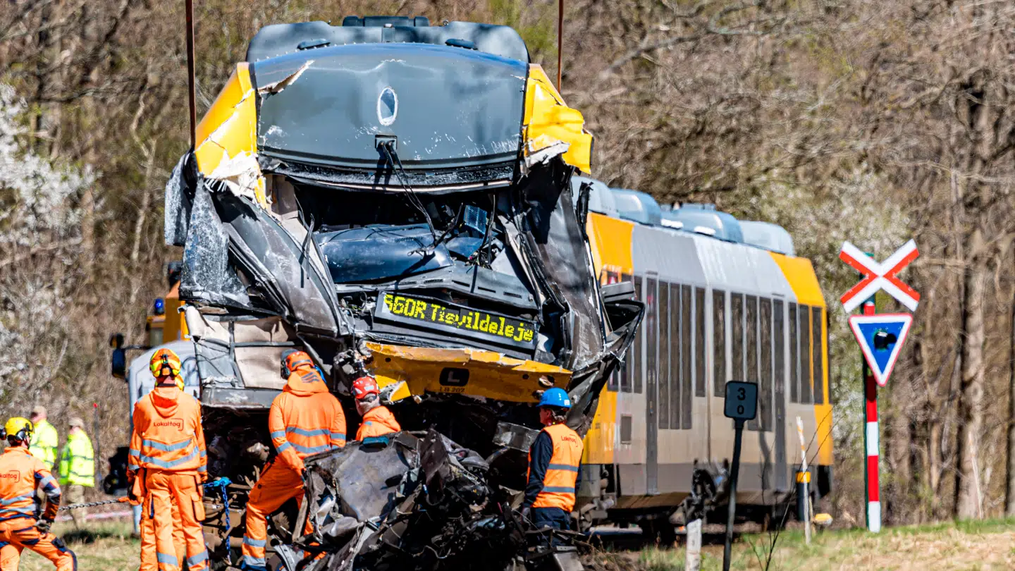 Oprydning efter torsdagens togulykke mellem Hillerød og Kagerup ved Isterødvejen, fredag den 24. april 2026.