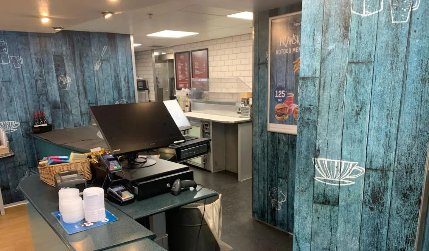 En buffet uden personale på Max Mols