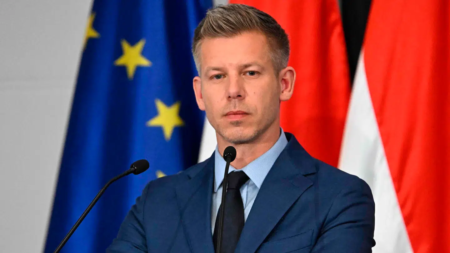 Ungarns kommende premierminister, Péter Magyar, parti Tiza fik 199 pladser i parlamentet og har totalt flertal.