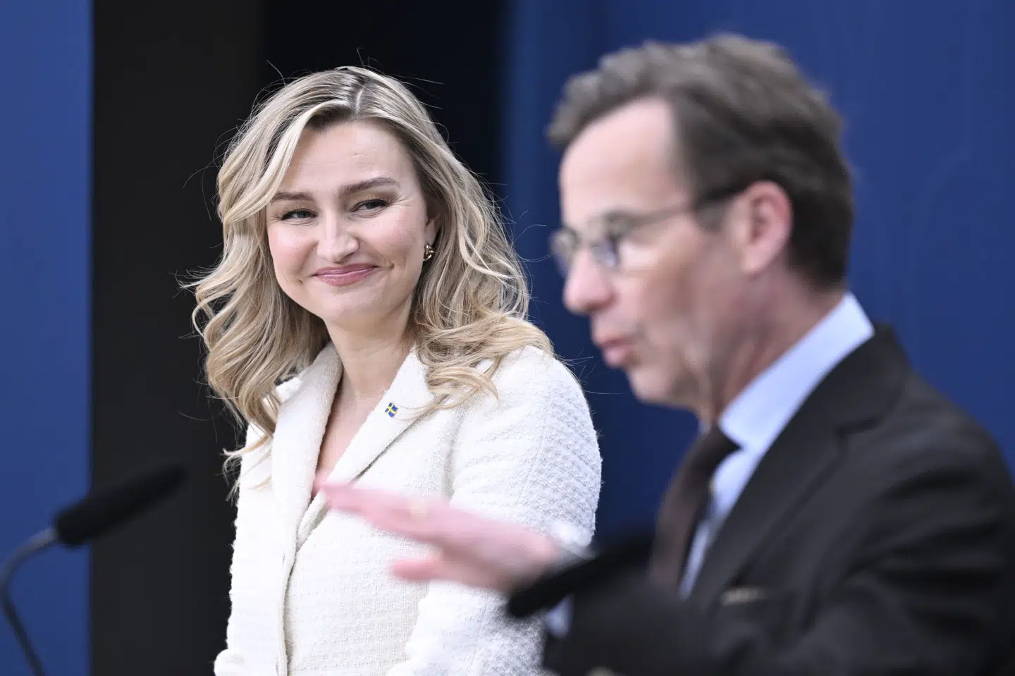 Energi- og erhvervsminister Ebba Busch holder pressemøde sammen med Sveriges statsminister, Ulf Kristersson, om situationen på brændstofområdet.