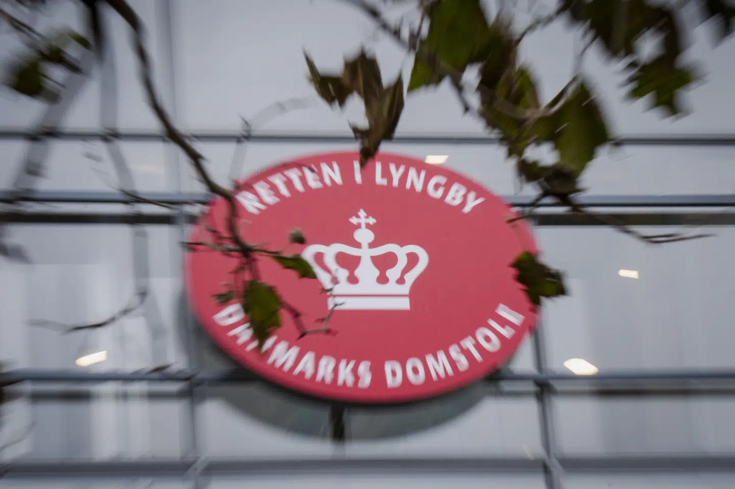 En betjent og et ægtepar er tiltalt ved Retten i Lyngby i sag om en gammel tysk pistol, som ægteparret fandt i afdød mors ejendele og overgav til betjent, der boede i deres opgang. Sagen er en udløber af en efterforskning om grove mistanker mod politifolk, som aldrig blev til noget. (Arkivfoto).