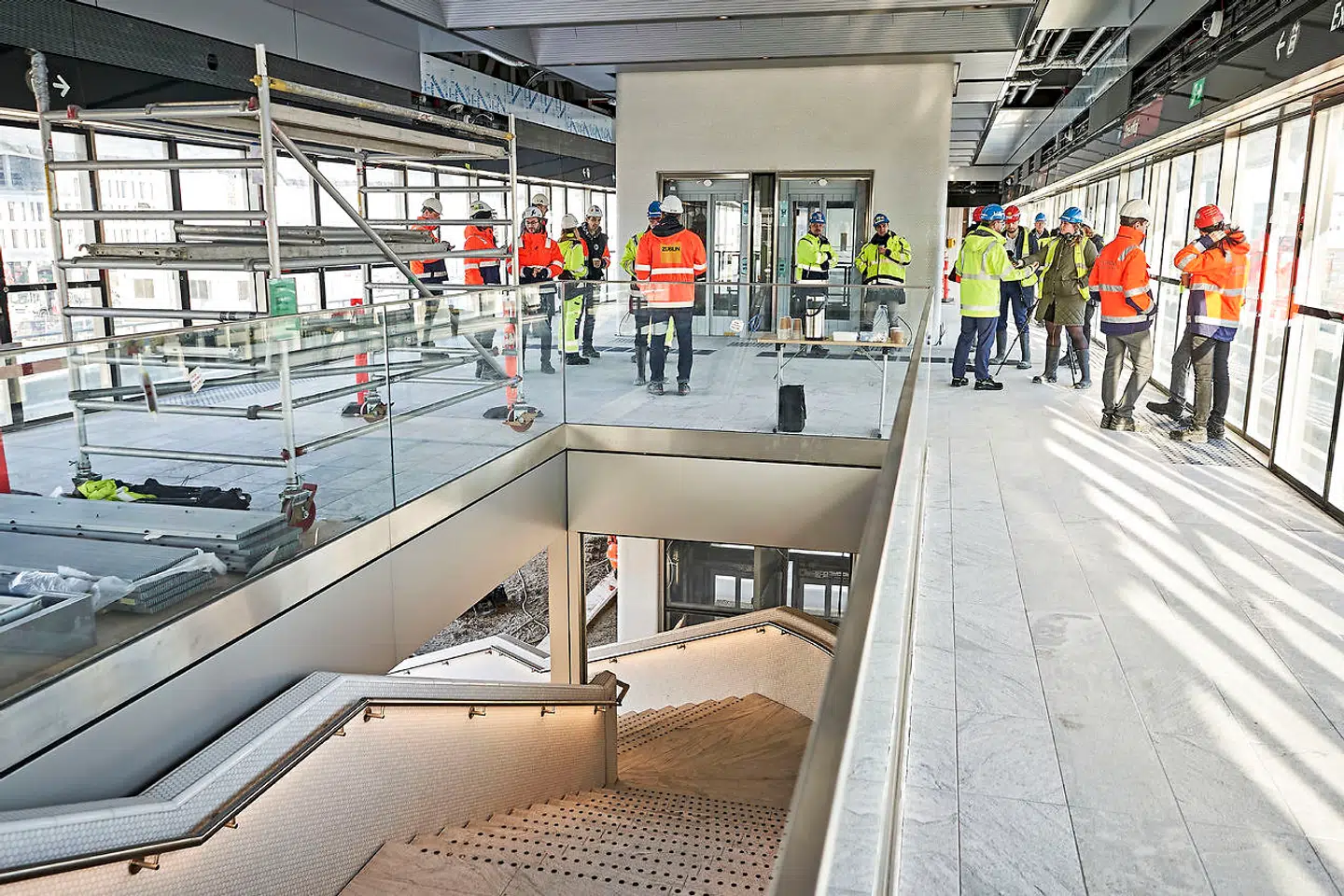 Metrostationen på Orientkaj får et udpræget hvidt udtryk med anderledes gulv og belysning end de øvrige stationer.