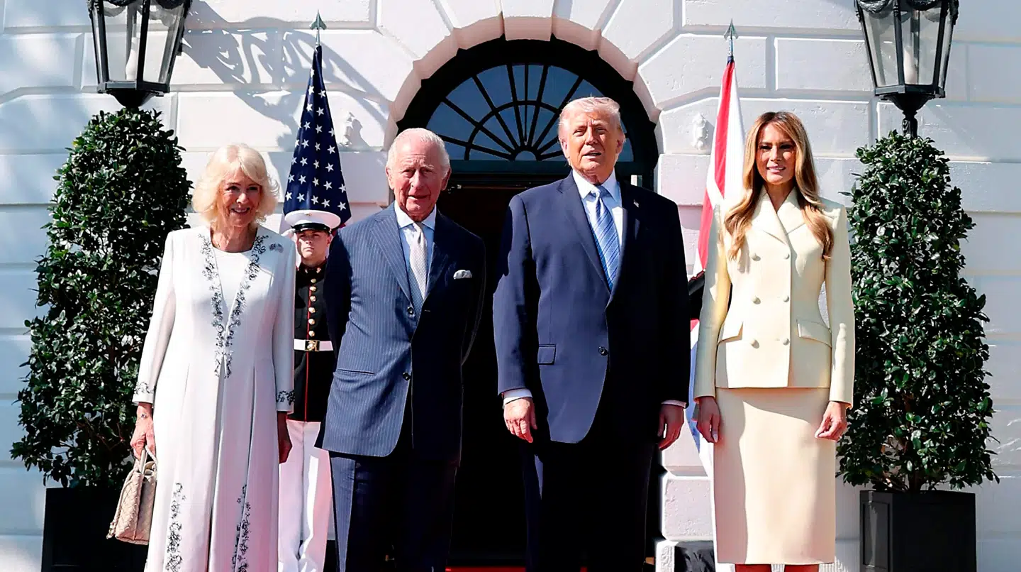 Statsbesøget i USA tog sin begyndelse mandag. Tirsdag skal Charles og Trump holde møde i Det Ovale Kontor.