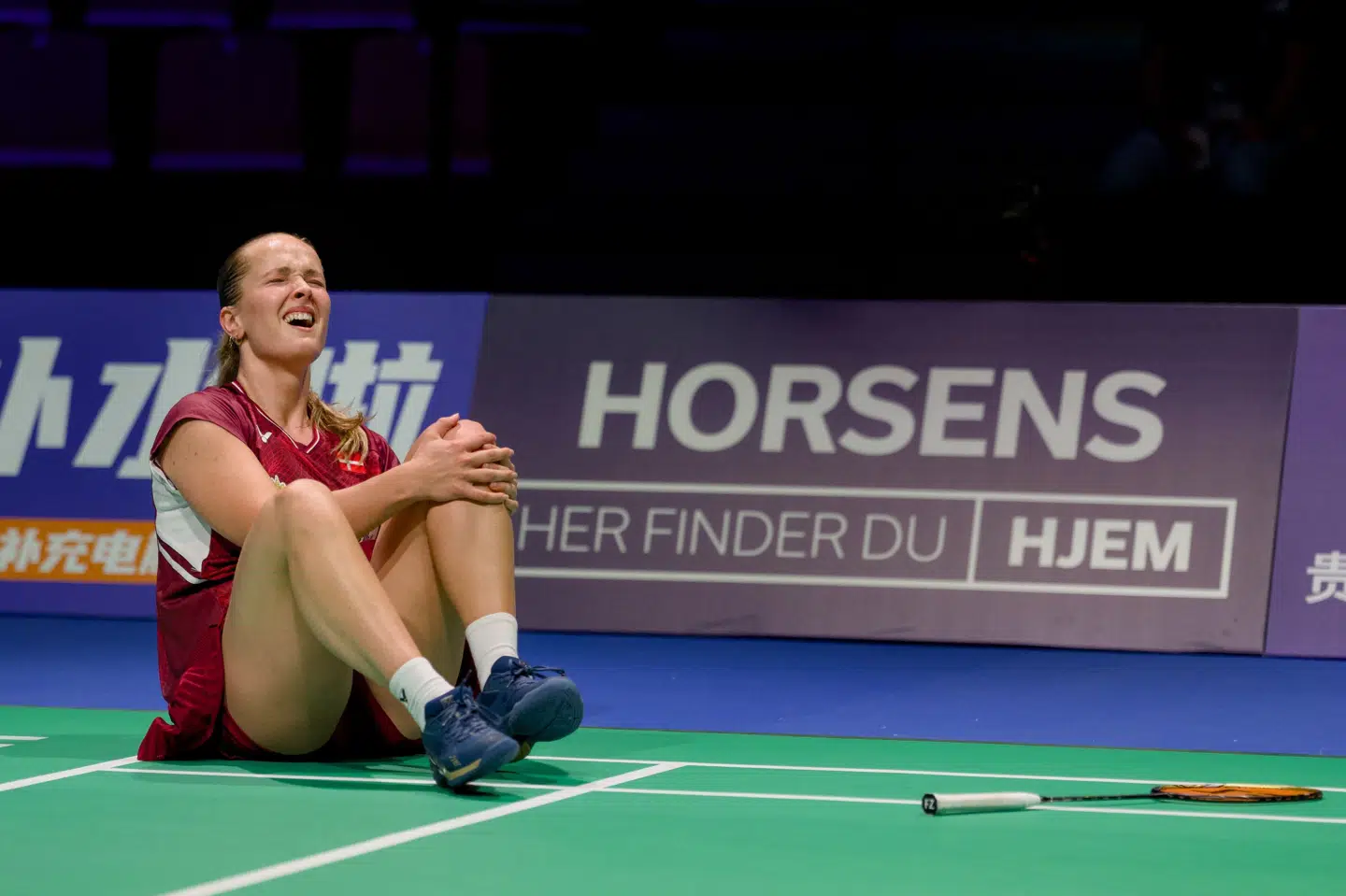 Det så med det samme alvorligt ud, da Christine Busch fik et vrid i sit venstre knæ i Danmarks kamp fredag mod Indien ved Uber Cup. Busch rev korsbåndet over og står foran en pause på et år. (Arkivfoto).