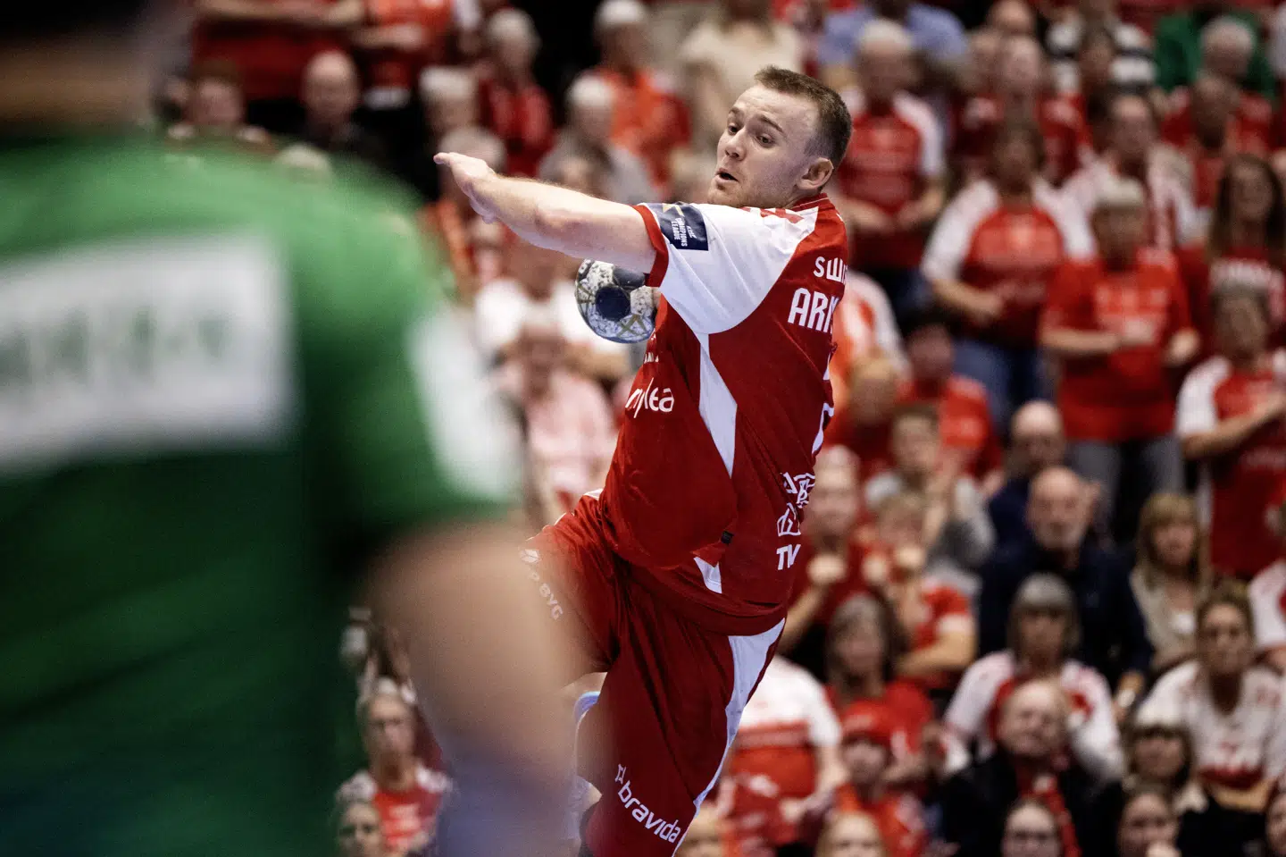 Thomas Arnoldsen har i de seneste par dage døjet med lidt sygdom, men overfor Nordjyske meldte landsholdsplaymakeren sig tirsdag klar til Aalborgs Champions League-kvartfinale i Lissabon. (Arkivfoto).