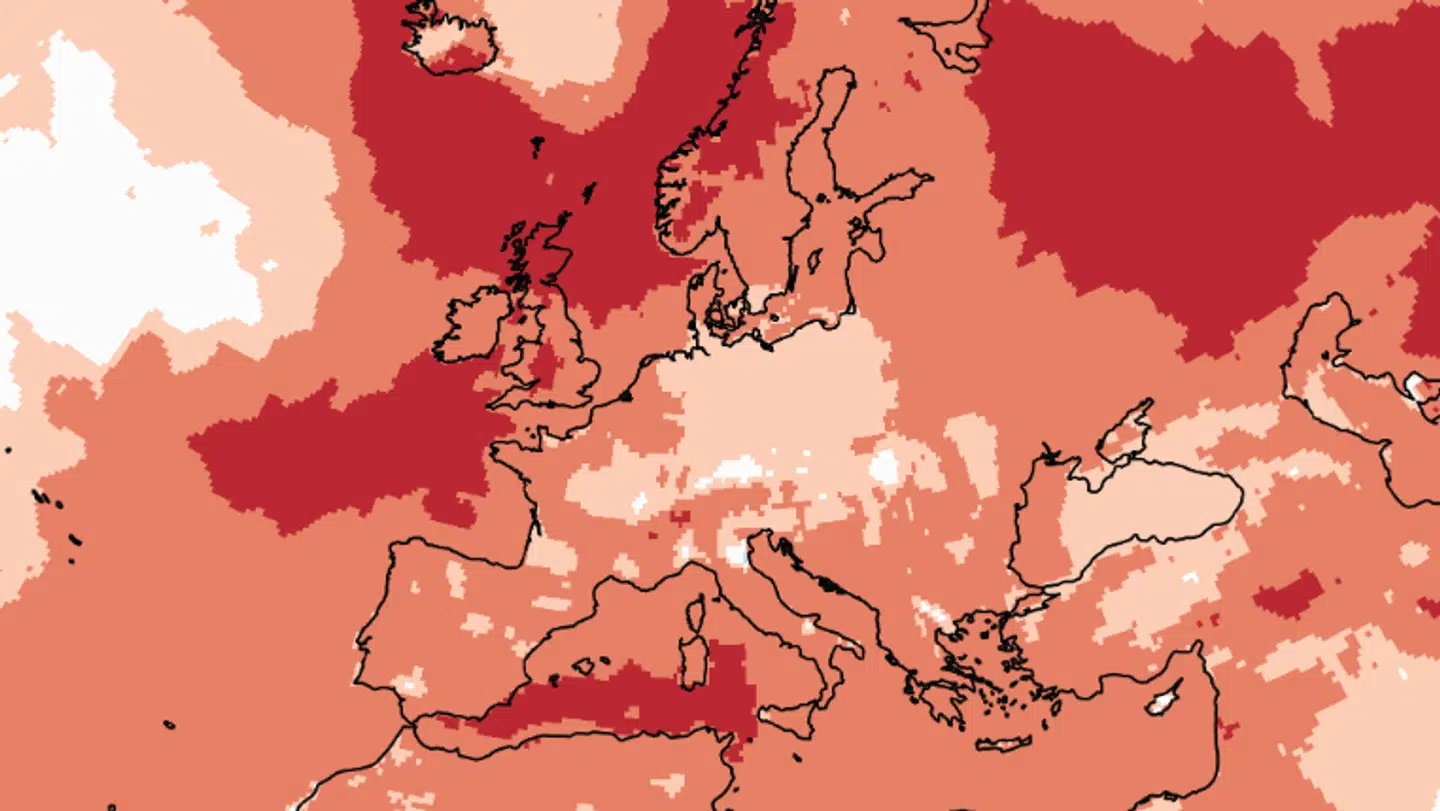 Her ses varmeudviklingen i Europa sidste år: Jo mere rødt, jo mere over gennemsnitstemperaturen for verden.