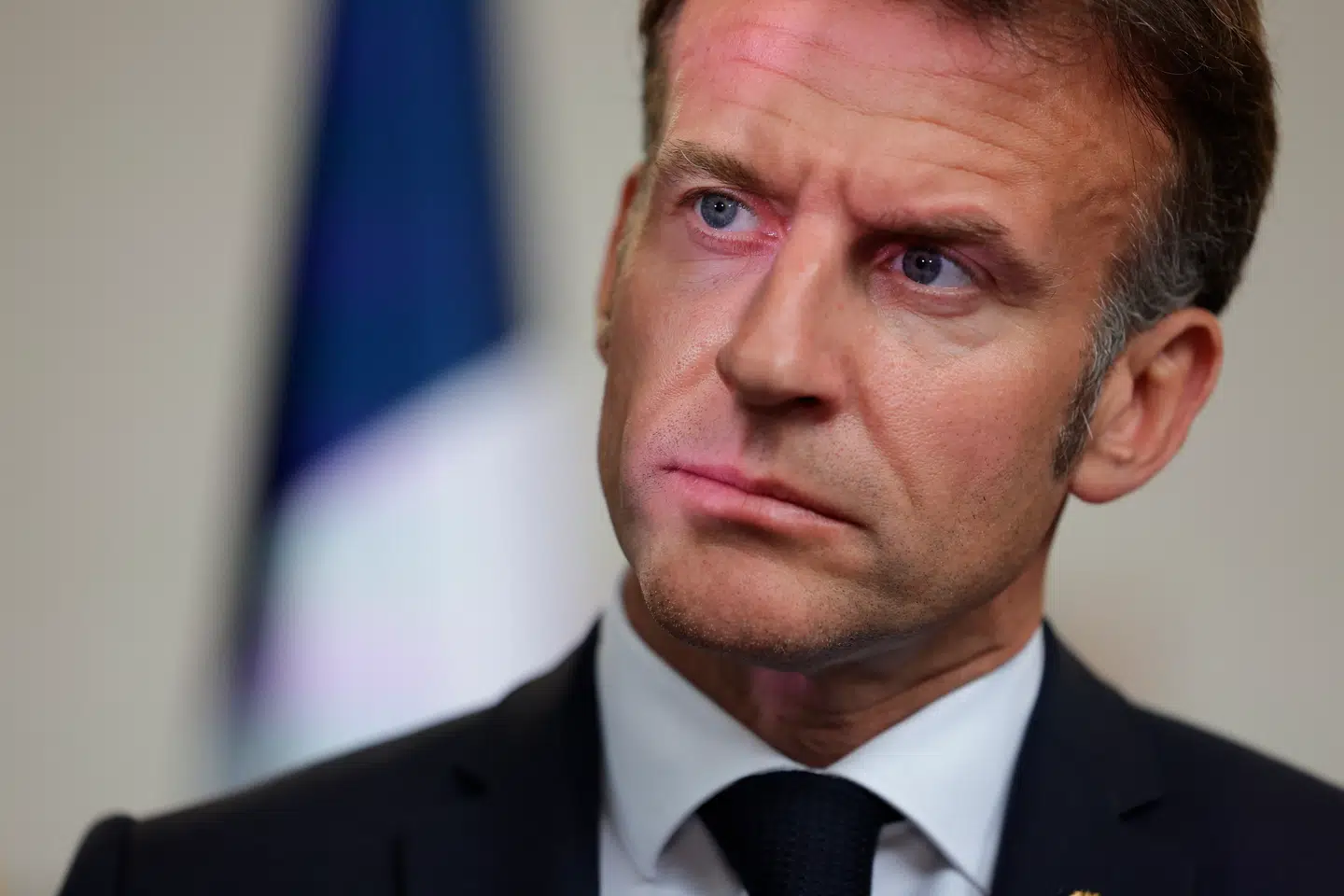 Ifølge Frankrigs præsident, Emmanuel Macron, er EUs forsvarsklausul »ikke blot tomme ord« – tværtimod er den faktisk »stærkere« end NATOs artikel 5.