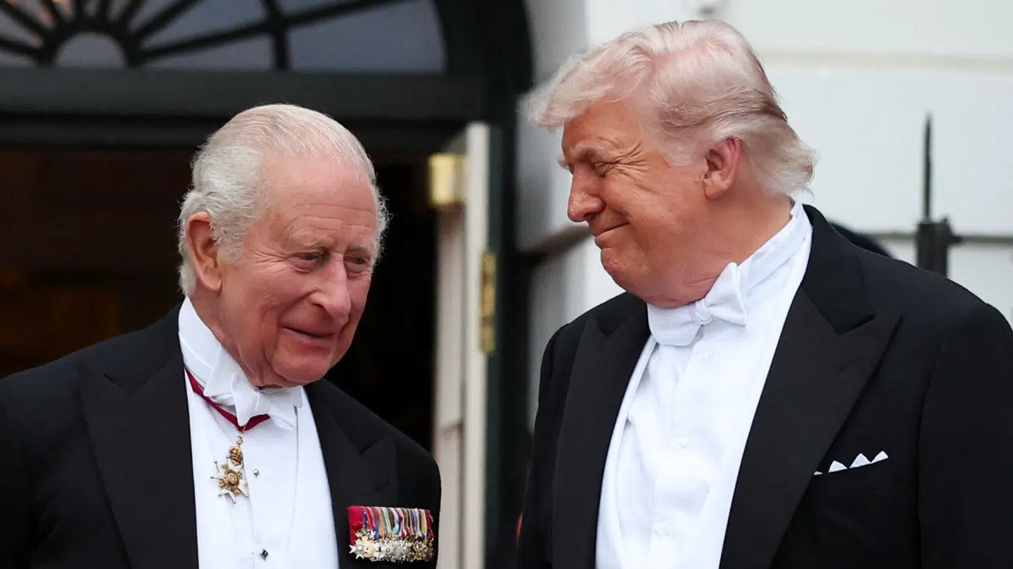 Det britiske statsbesøg i USA varer fire dage og startede tirsdag aften dansk tid. Her ses kong Charles og præsident Donald Trump inden statsbanketten i Det Hvide Hus i Washington.