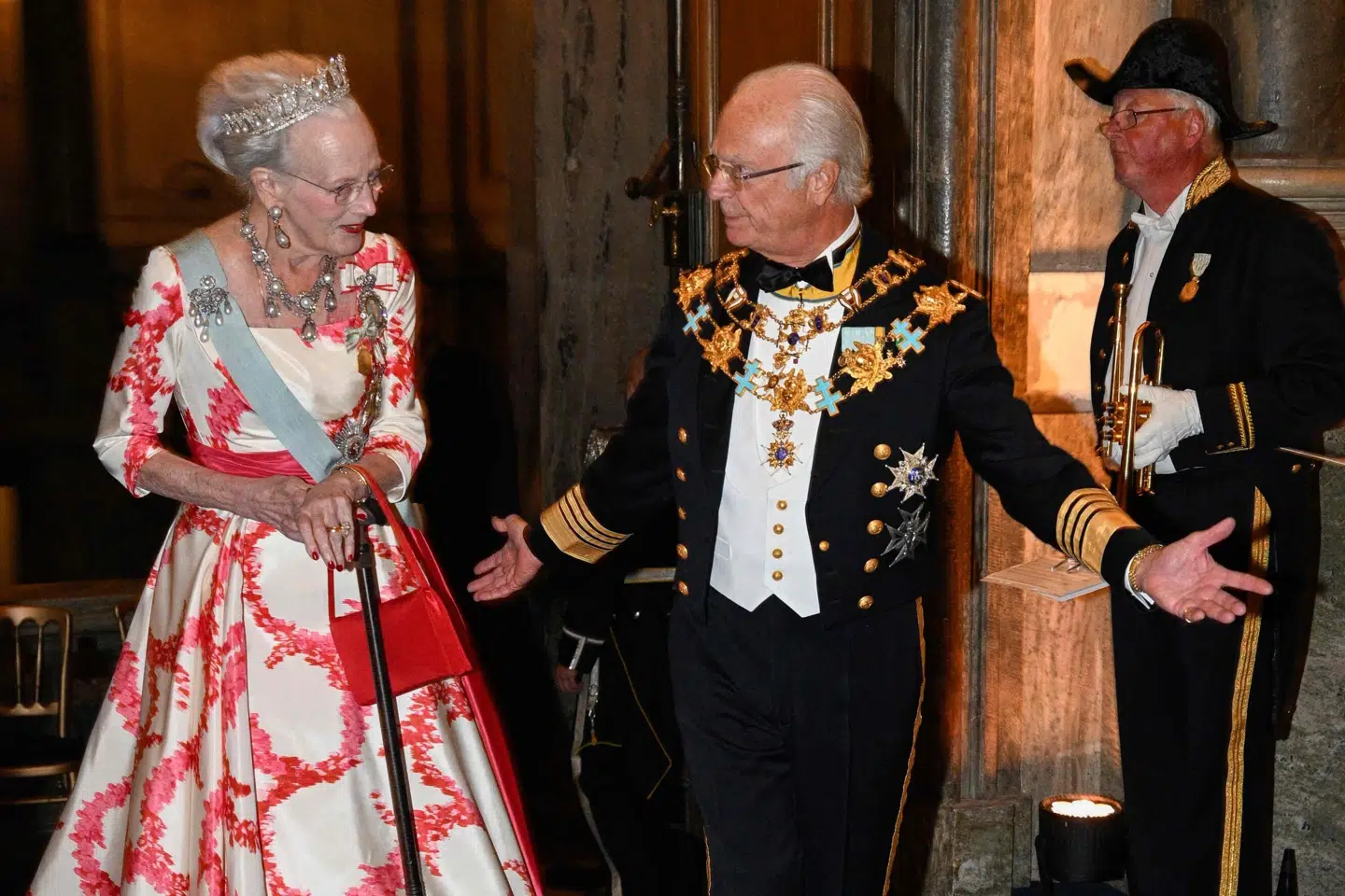 Den svenske kong Carl Gustaf sammen med dronning Margrethe i 2023. (Arkivfoto).