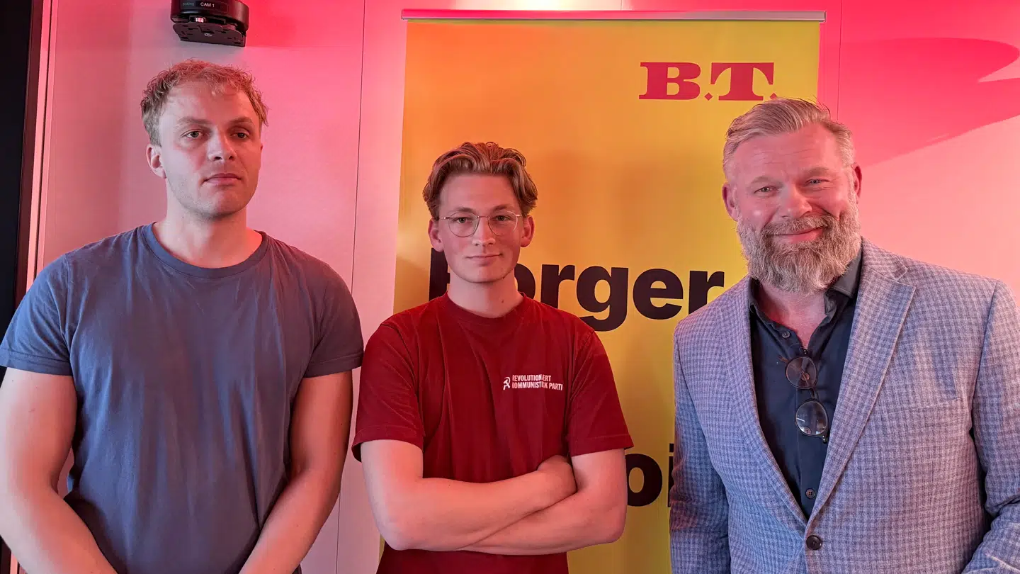 De to unge kommunister, Rasmus Jeppesen og Johan Uhrskov, lagde onsdag vejen forbi B.T.s debatpodcast, Borgerlig Tabloid.