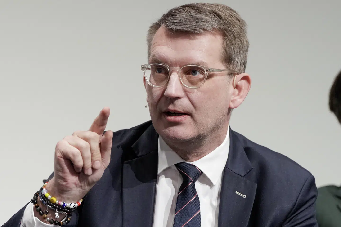 Venstre-formanden Troels Lund Poulsen ønsker, at Lars Løkke Rasmussen (M) stiller Mette Frederiksen (S) stolen for døren og peger på en ny kongelig undersøger. (Arkivfoto).