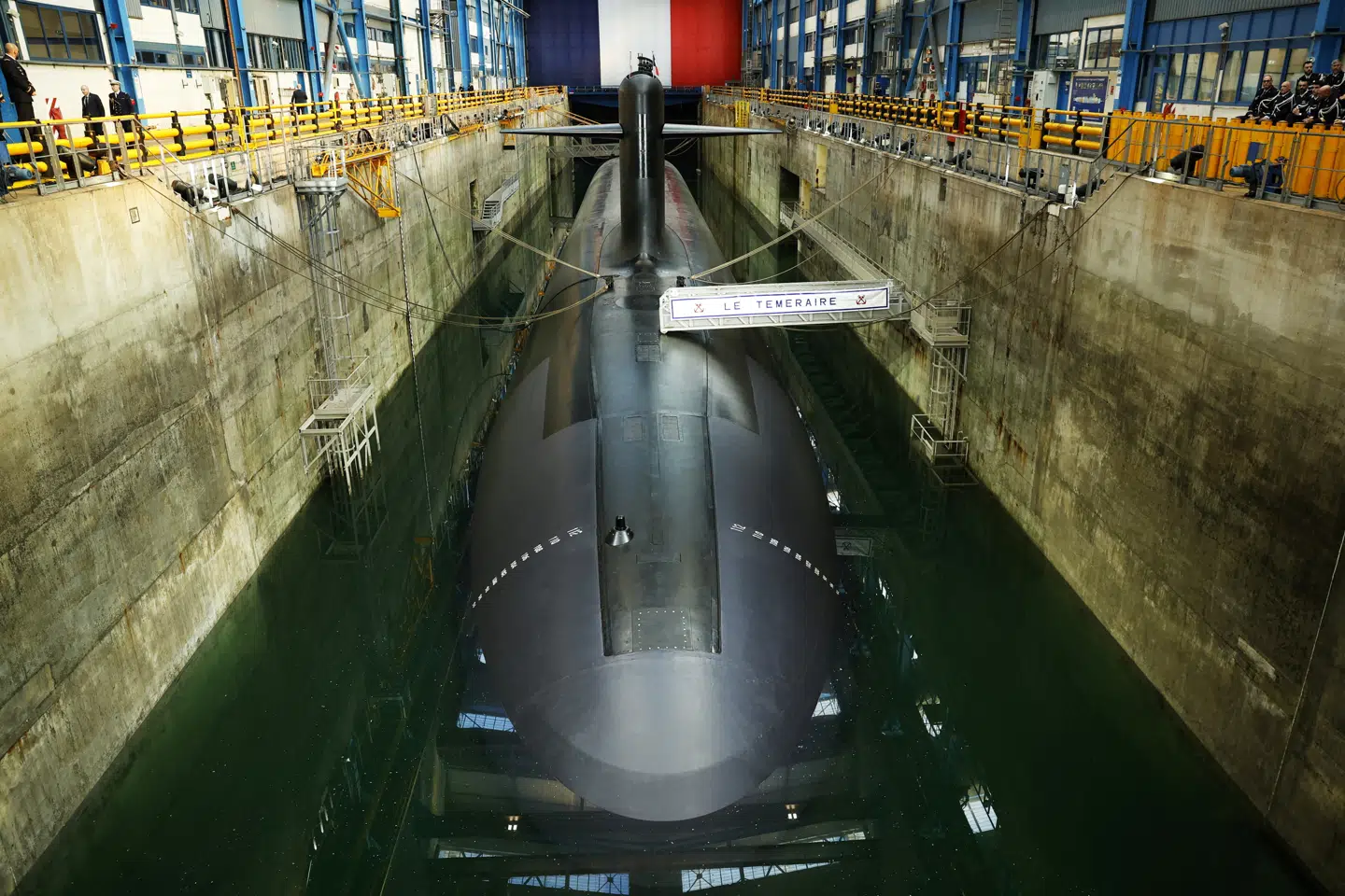 Vi bør afskaffe kernevåbnene, før det er for sent, mener Klaus Arnung. Her ses den franske atomubåd »Le Temeraire« 2. marts 2026. Foto: Yoan Valat/Reuters/Ritzau Scanpix