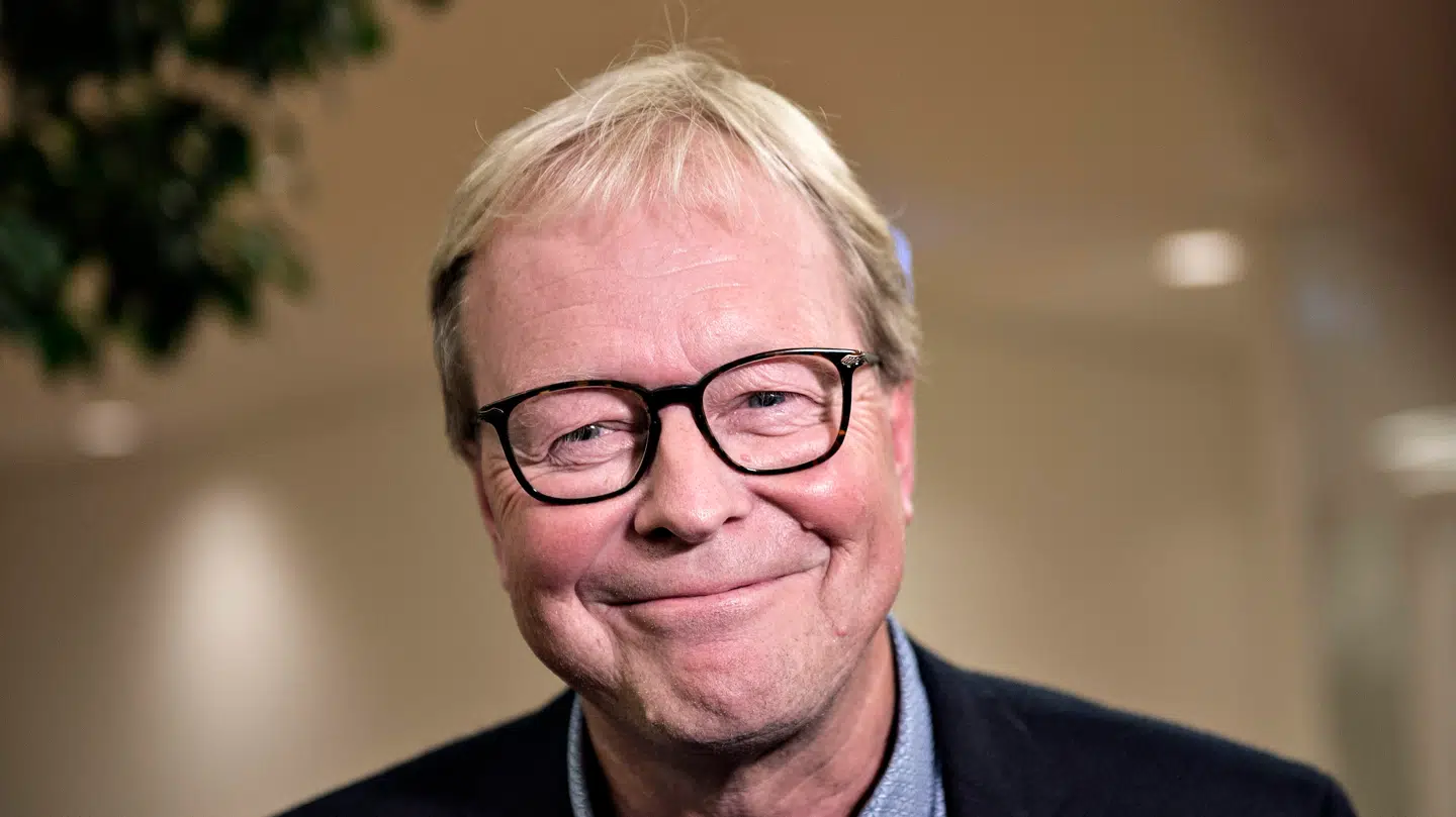 Ulrik Wilbeks kæreste er 31 år yngre.