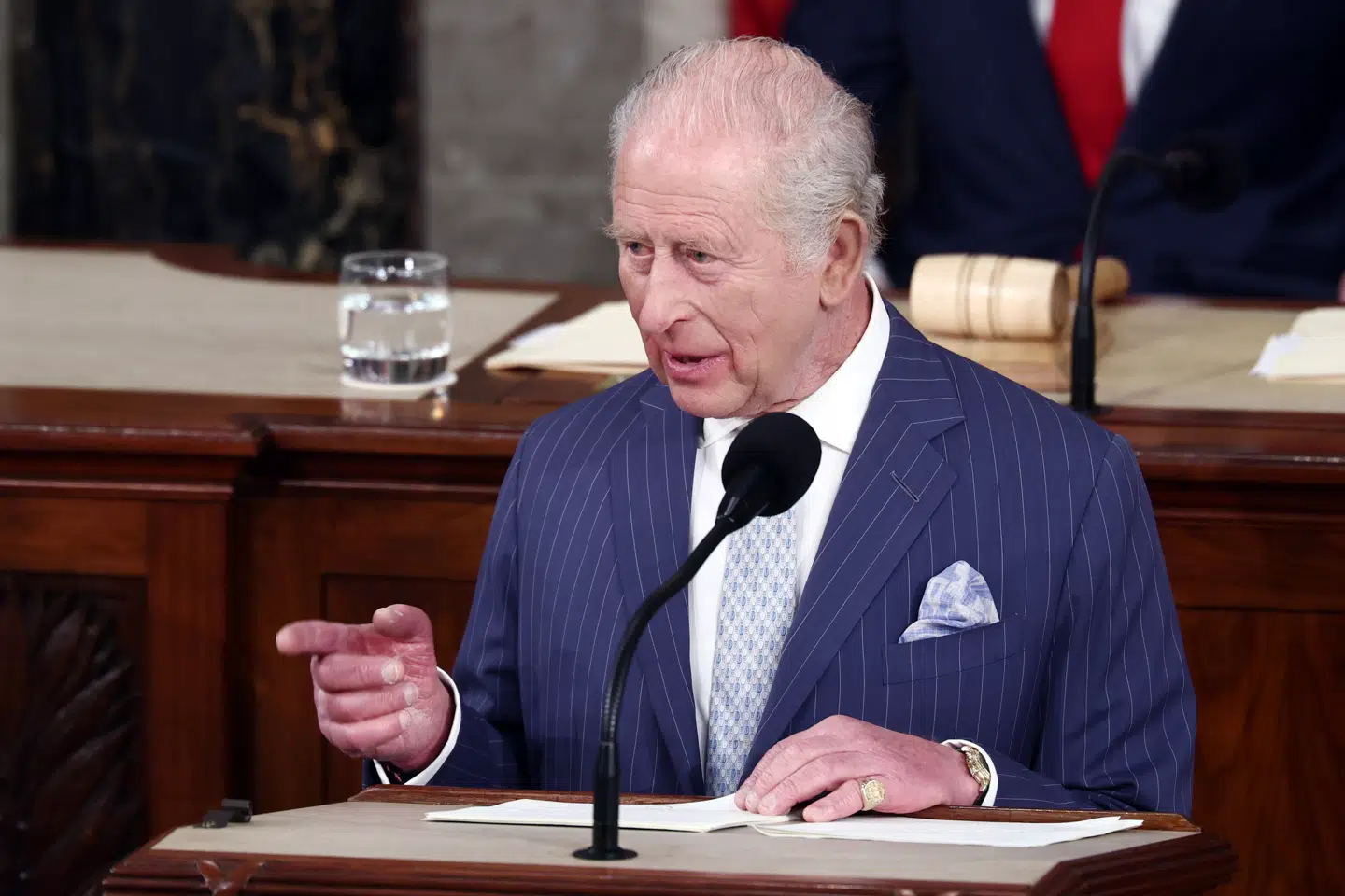 Kong Charles leverede en fantastisk tale i den amerikanske kongres tidligere på ugen, og han formåede – om end blot for en stund – at samle det splittede USA ved at tage udgangspunkt i den fælles historie, det fælles demokrati og de fælles værdier. Det skriver Amalie Lyhne i denne leder.