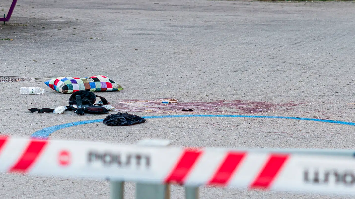 Københavns Vestegns Politi til stede på Værebrovej i Værebroparken i Bagsværd i forbindelse med et knivstikkeri. En person er stukket i benet, oplyser politiet.