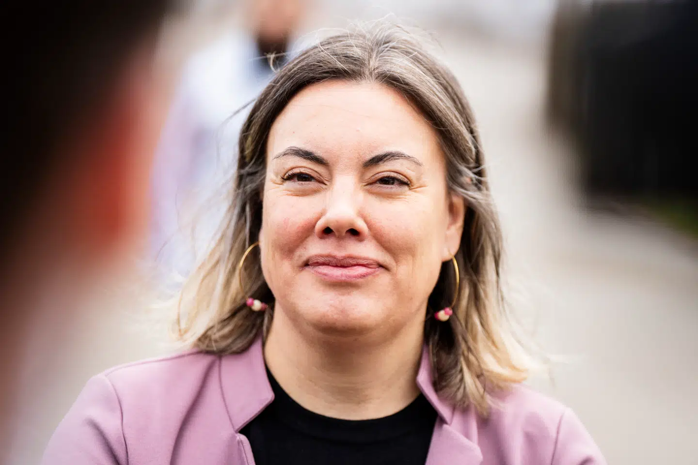 Før Naaja Nathanielsen blev valgt til Folketinget med 1.953 personlige stemmer, sad hun i den grønlandske regering, Naalakkersuisut, med ansvar for blandt andet råstoffer og ligestilling.