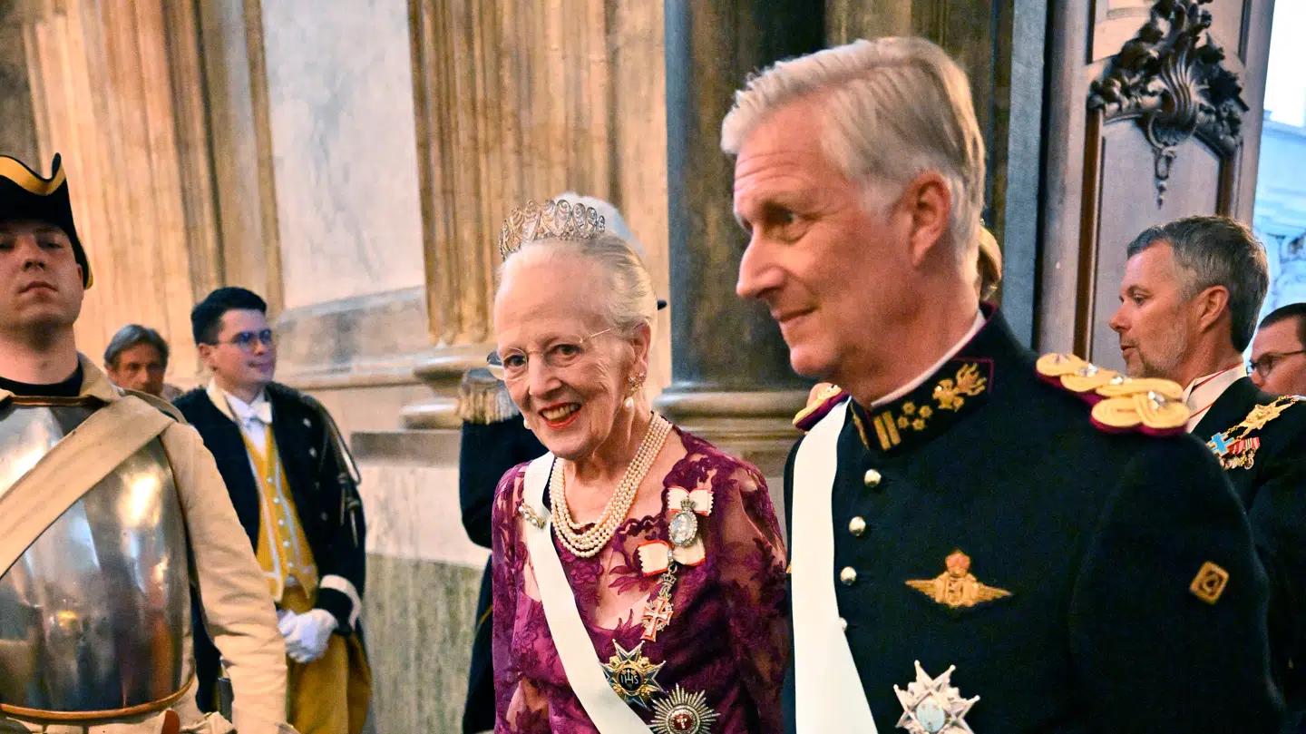 Her ses dronning Margrethe i forbindelse med gallamiddagen på Stockholms Slot, sammen med den belgiske kong Philippe.